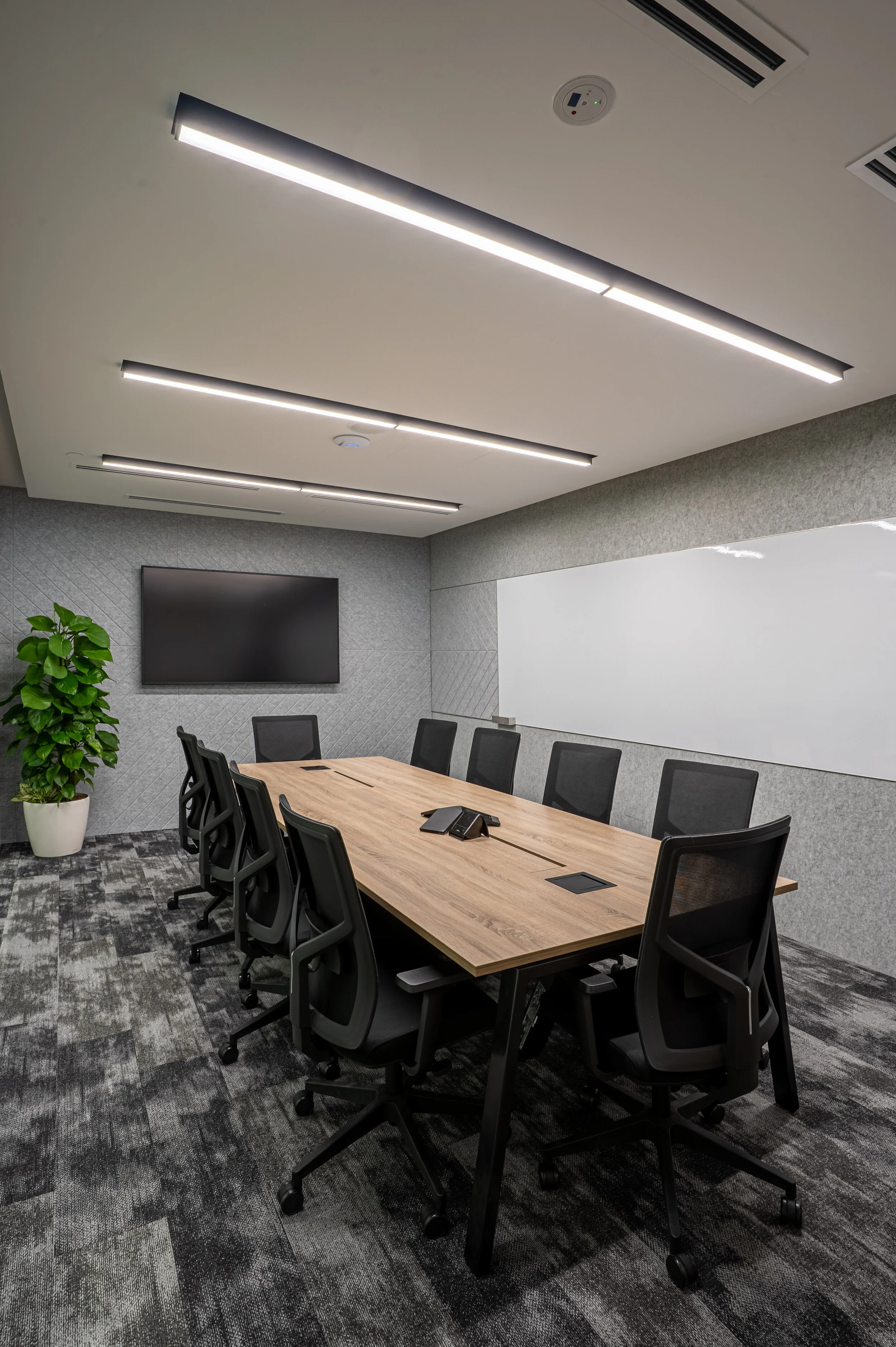 13 - Meeting Room.jpg