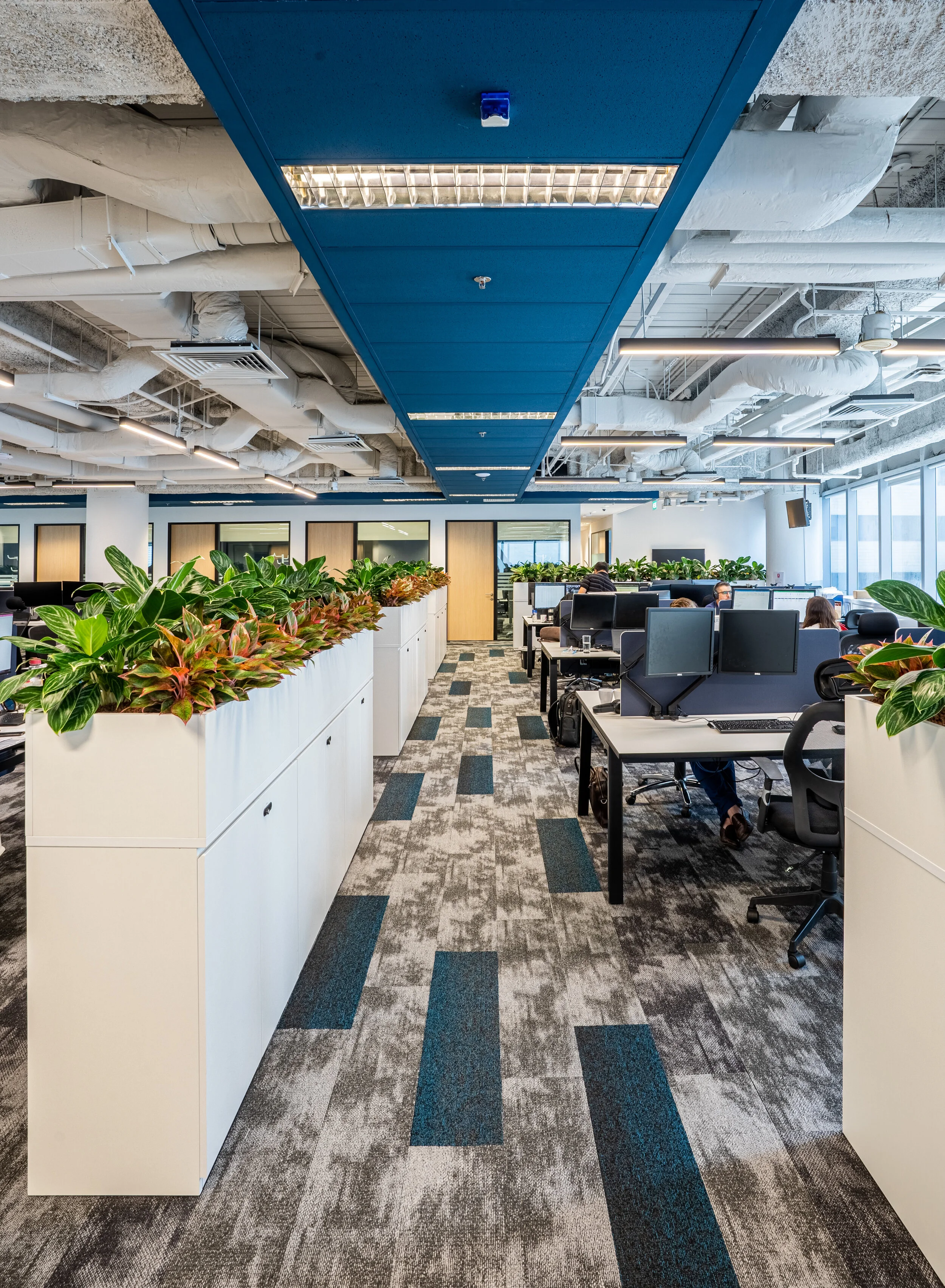 05 - Work Area 2.jpg