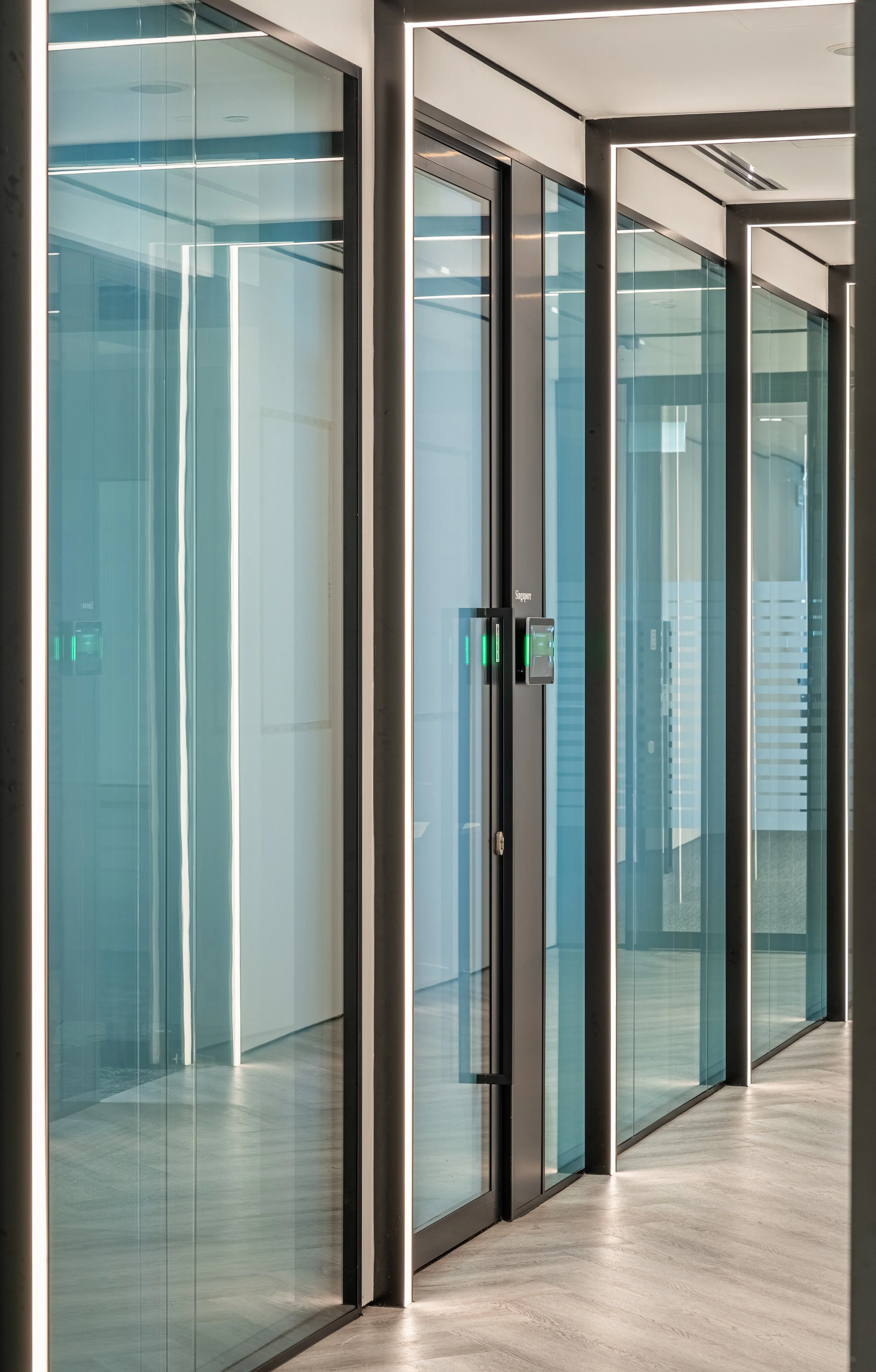 06 - Hallway.jpg