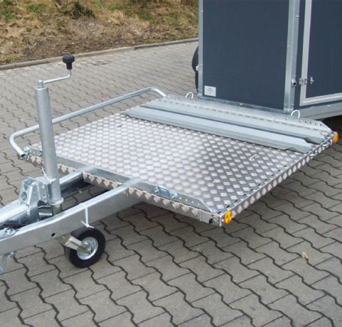 Boeckmann horse floats champion with carriage stand3.jpg