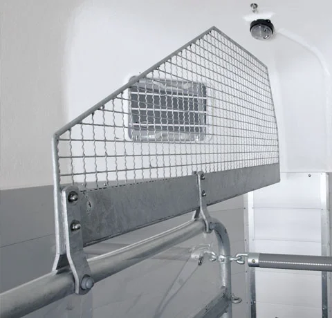 9Boeckmann horse floats accessories divider.jpg