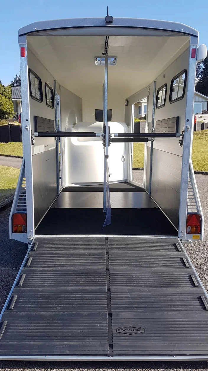 Portax L SKA Michelle 6.jpg