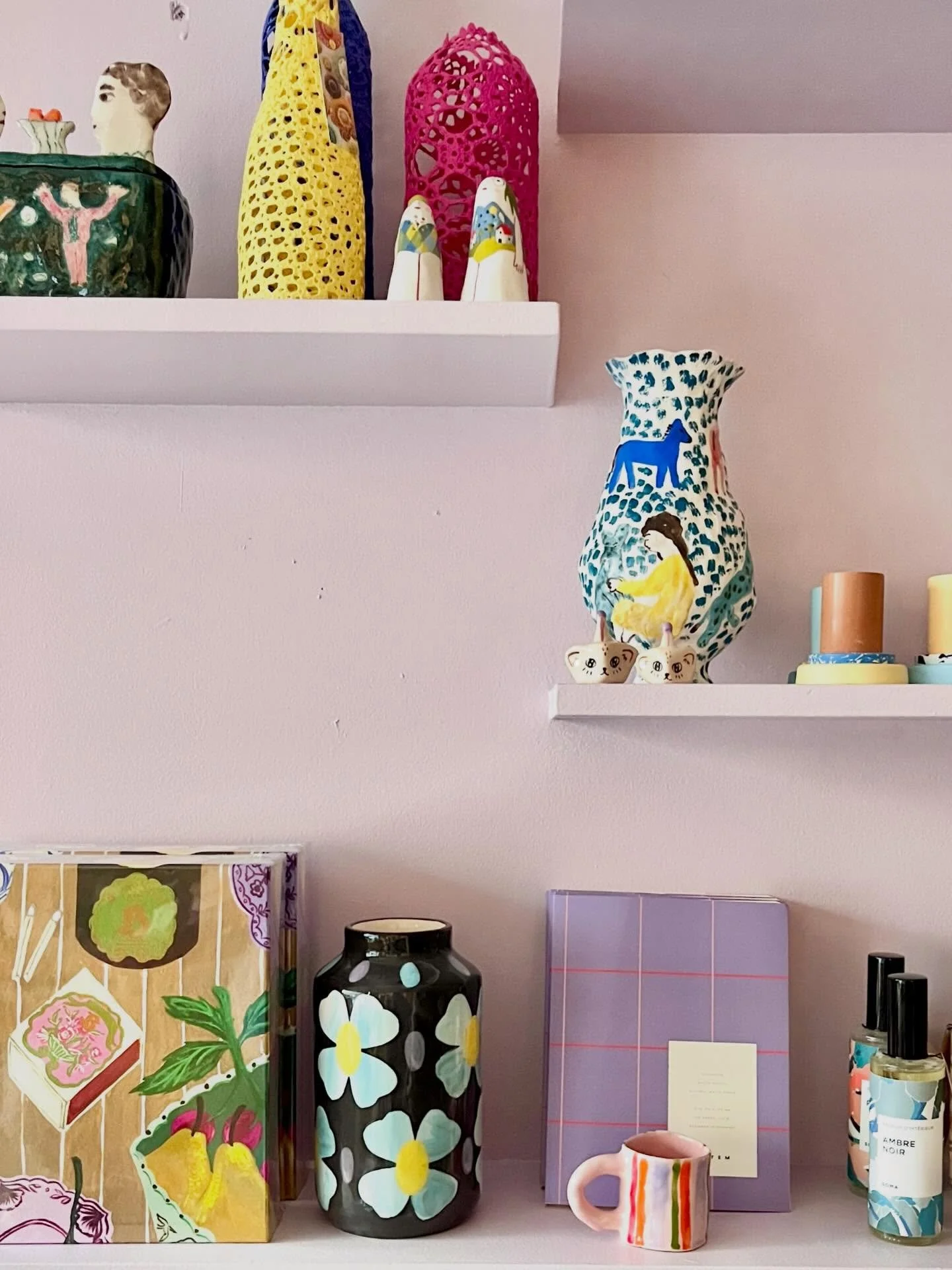 IDÉES CADEAUX 🌈✨🎅🏻🎄❤️ 
Sur nos étagères il y en a pour toue les goûts et tous les budgets ! Venez faire vos cadeaux de Noël créateurs chez Klin d’œil 😘

Pour les fêtes nous sommes ouverts 