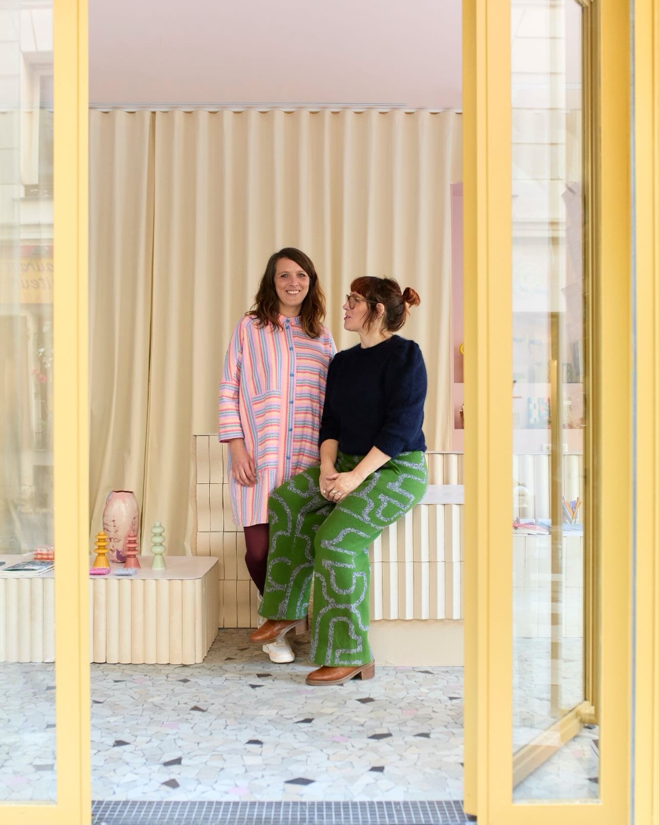 Hello, Passez d&eacute;couvrir notre 2e boutique ! ✨🙏🏻😘Rive gauche cette fois, &agrave; douze minutes &agrave; vol de pigeon de notre premi&egrave;re adresse ( oui, on a v&eacute;rifi&eacute; ! ), &agrave; deux pas du Jardin des Plantes dans le 5ᵉ