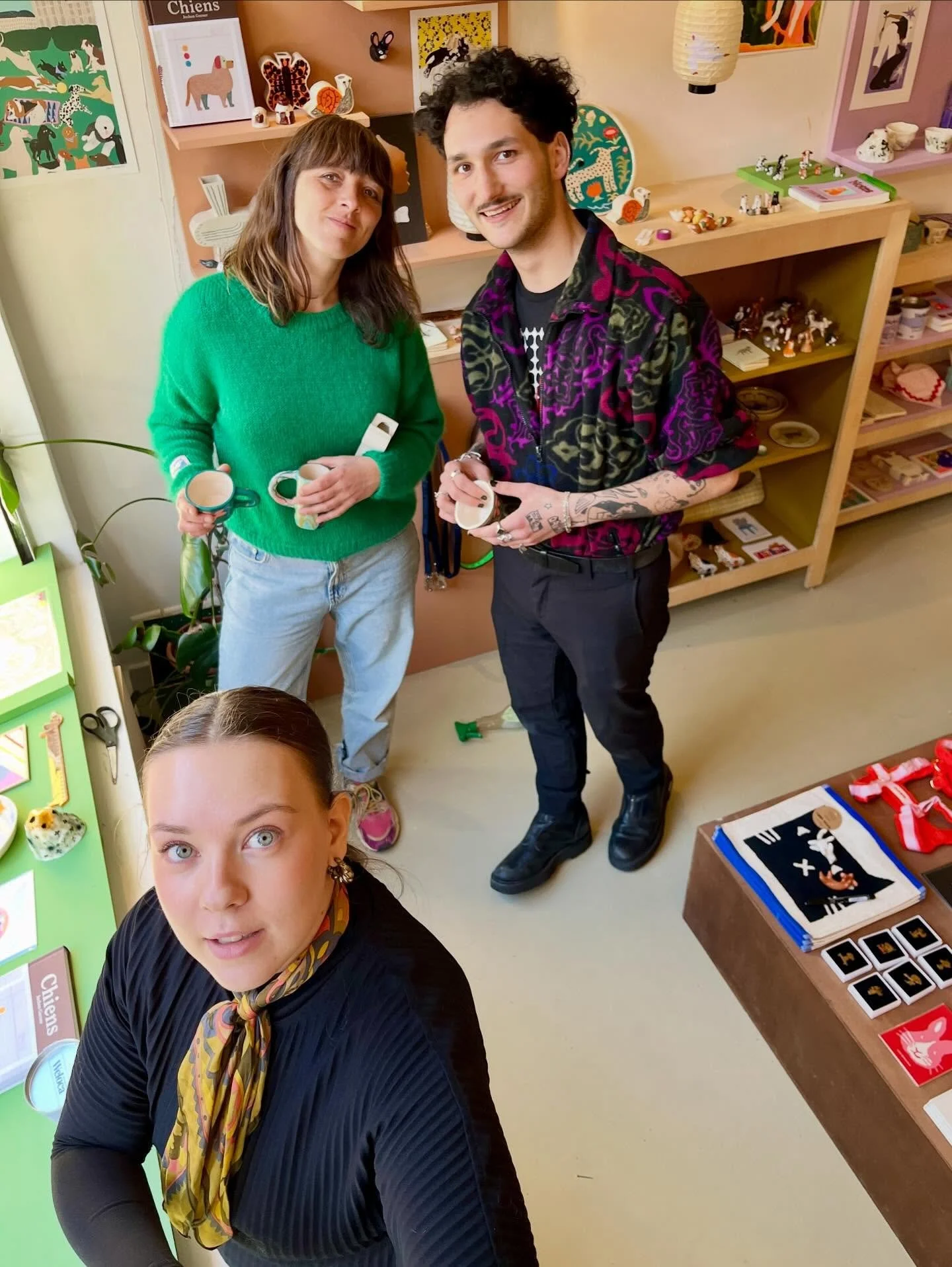 On est pr&ecirc;t ! 🎉🌈 
On a trop h&acirc;te de vous pr&eacute;senter notre s&eacute;lection pour la nouvelle expo PETS &amp; cie 🐟🐢🐶🐈🦋 
Et on a une jolie surprise &agrave; vous monter 🙈 r&eacute;alis&eacute;e en collaboration avec @savonnier