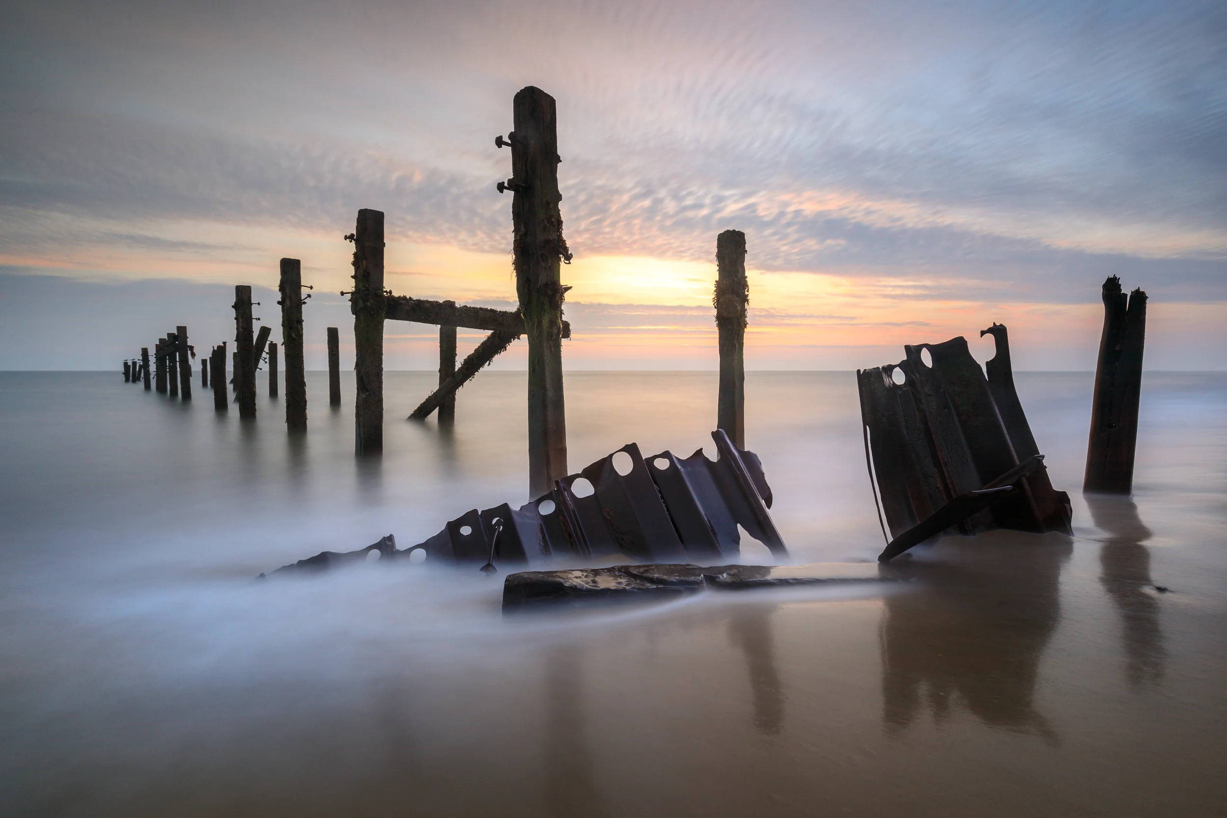 Sunrise at Happisburgh, Norfolk. Canon 5D mkIV, 16-35mm @ 16mm, 61sec, f11, ISO 100, Lee 0.9 reverse ND grad and Little stopper