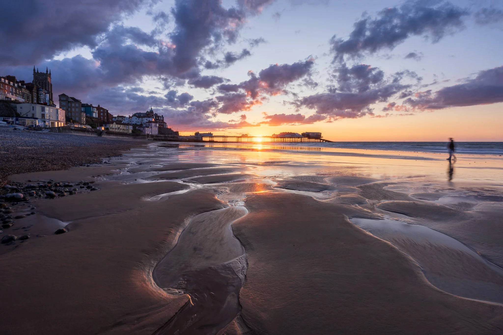 My first two 'Piers &amp; Lighthouses' workshops this week both ended with a bang at Cromer Pier... tonight is the third and final one, let's hope our luck in Norfolk continues!

@LEEfilters / @integral / @f-stop

#eastanglia #norfolk #visitnorfolk #