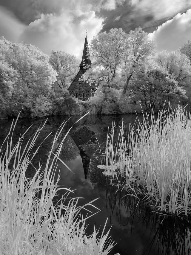 This week I've been busy running infrared workshops in Kent, Sussex, Essex, Suffolk &amp; Norfolk... tiring but great fun taking photos in the sun for a change!
If you fancy joining me, next year's workshop dates are on my website now.