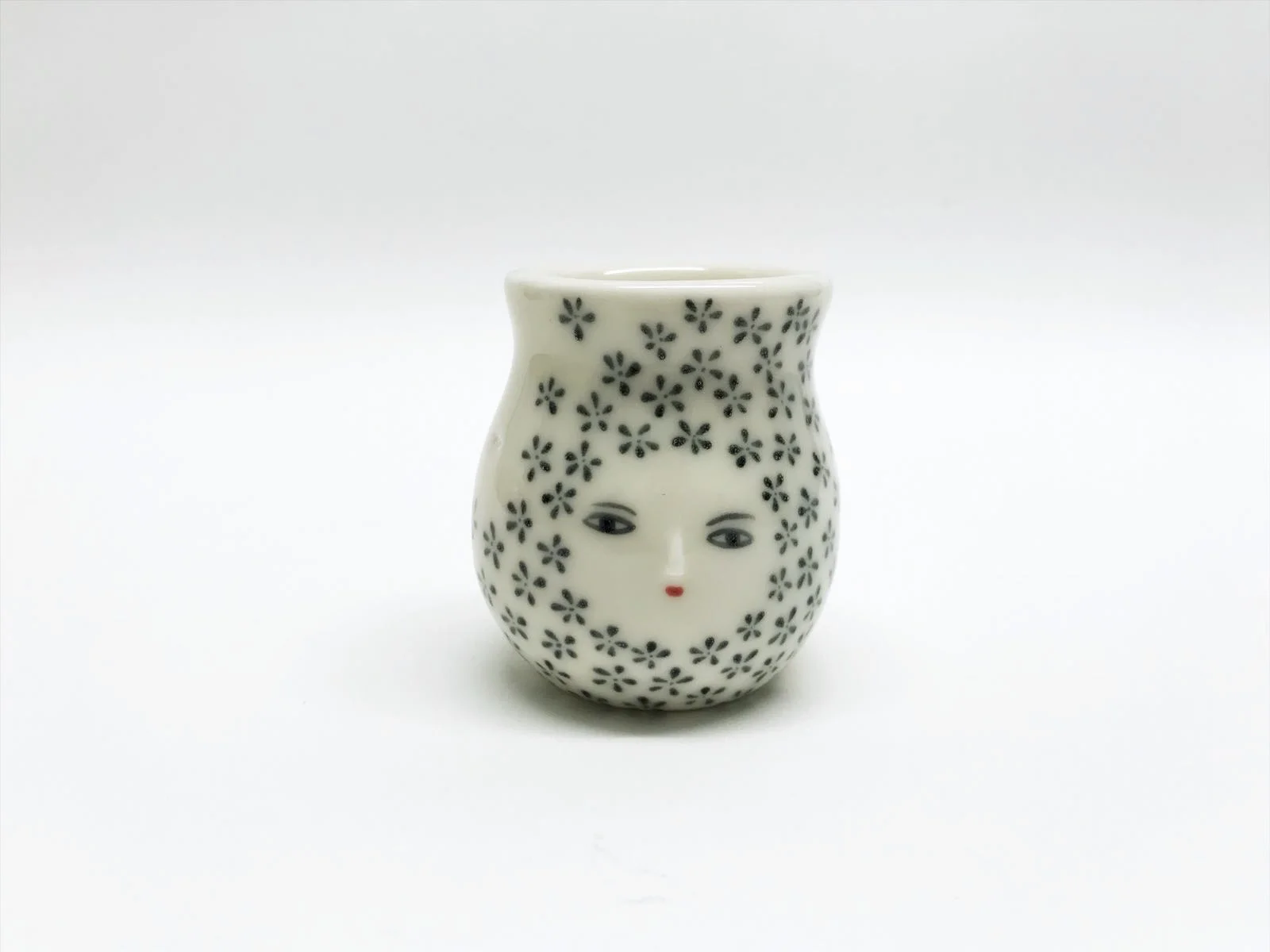 Little porcelain vase - flower pattern