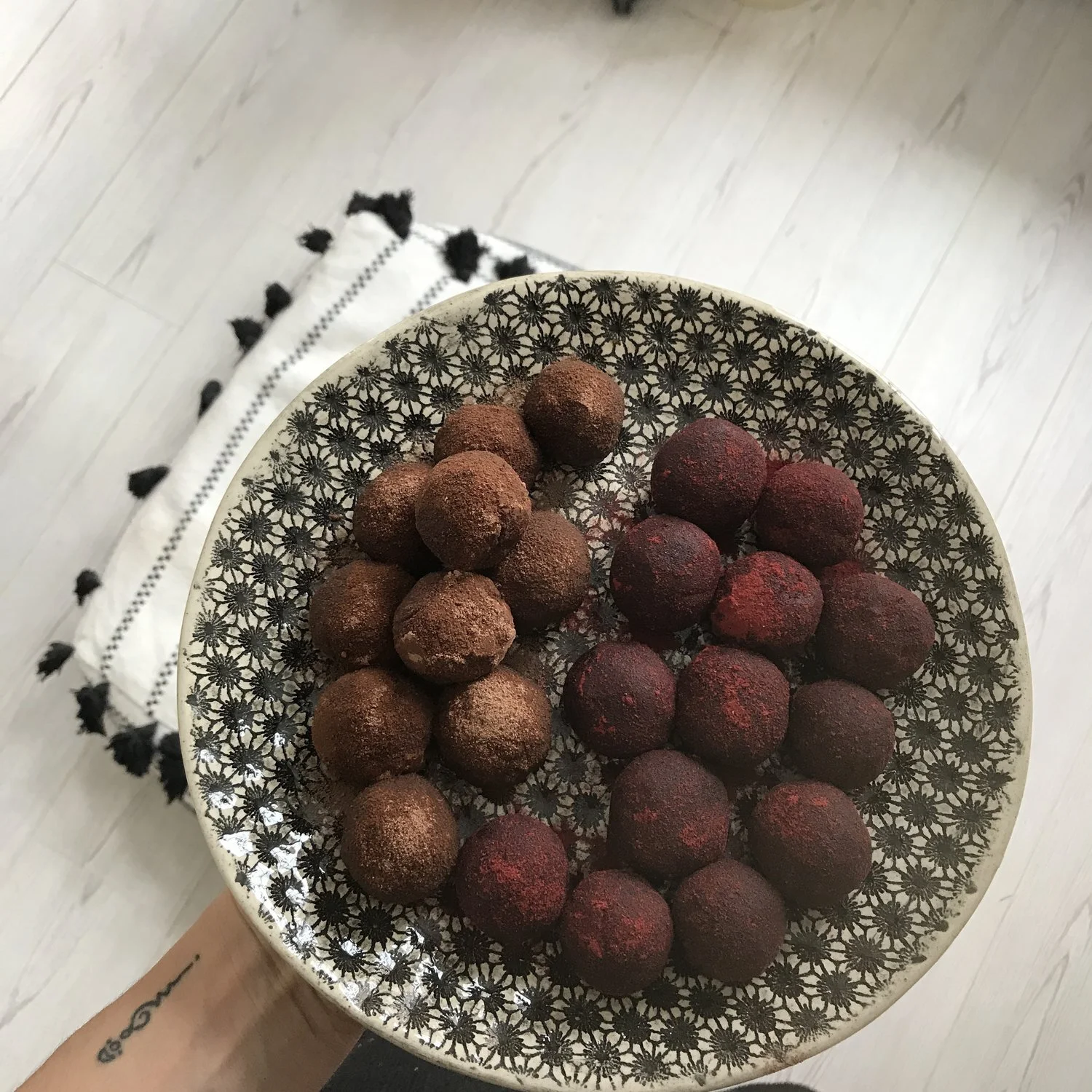 Digestive cooling peppermint bliss balls