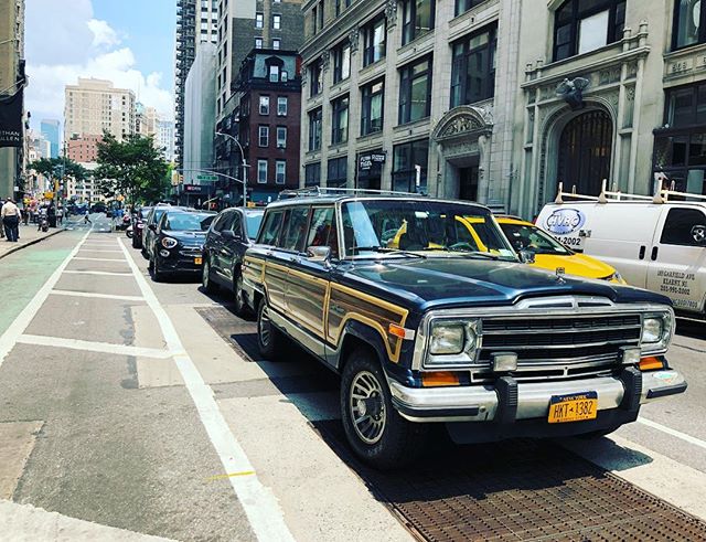 Wagoneer Wednesday
.
.
.
.
.
#jeep #jeepwagoneer #wagoneer #wagon #flatiron #madisonsquarepark #broadway #carspotting