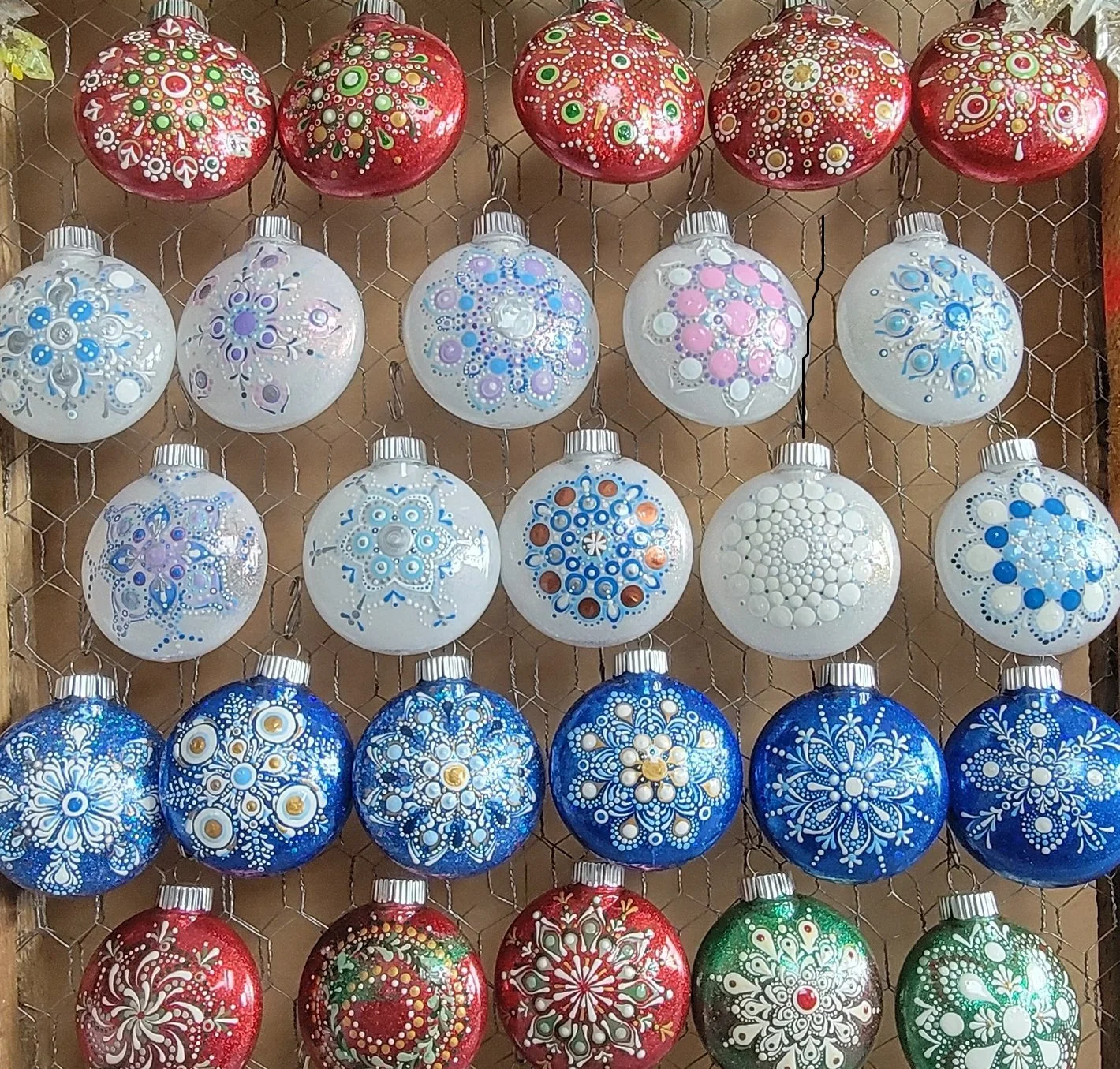 MANDALA DOT PAINTED ORNAMENTS