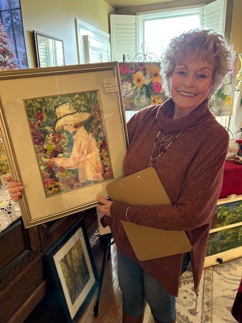 CREATIVE CHOICES: PAINTING OR DECOUPAGING