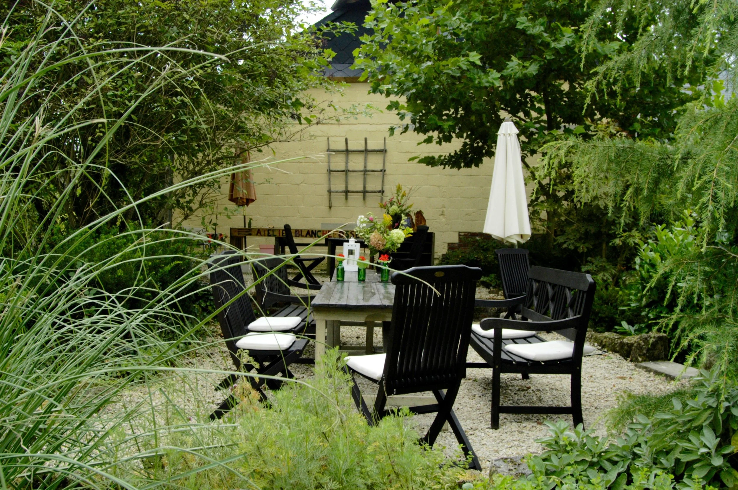 tuin met terras 02.jpg