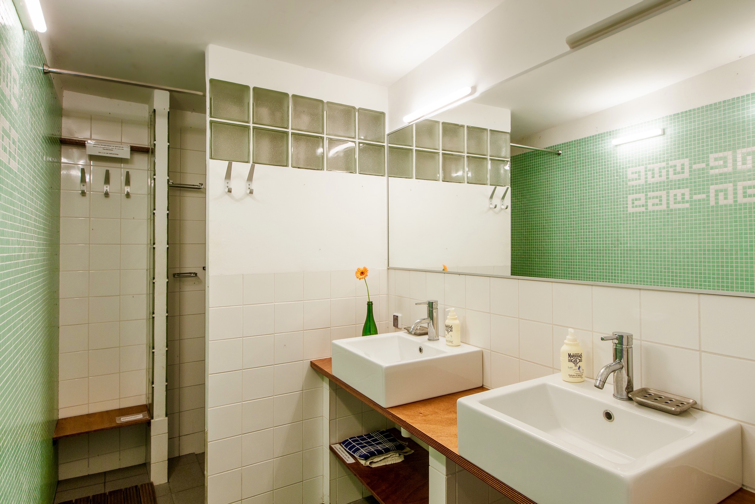 badkamer koeienstal.jpg