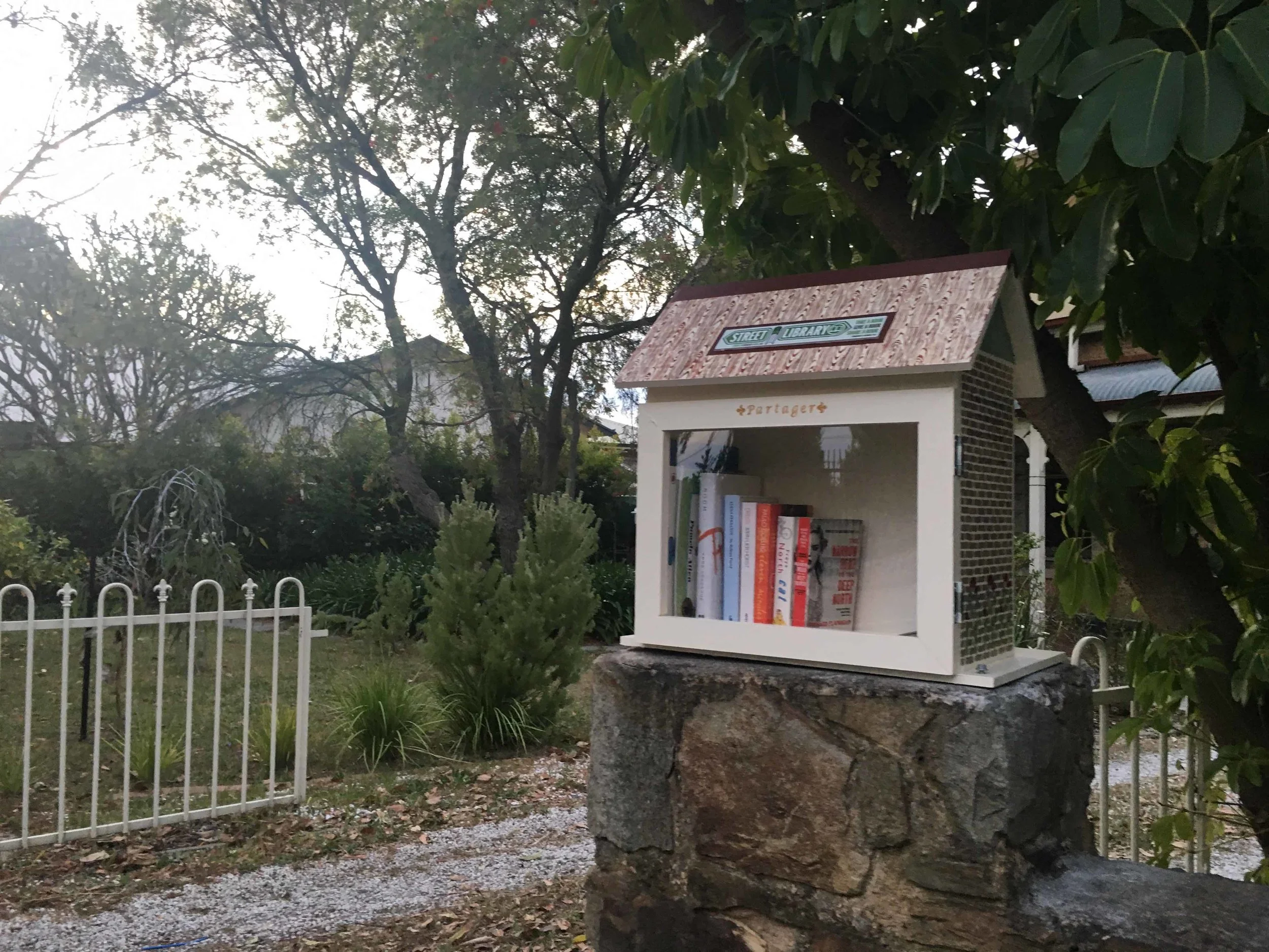 Partager Library