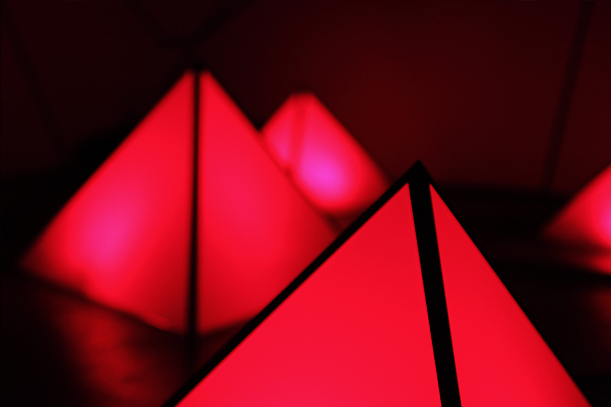 Projection mapping using reverse mapping technique, 3D and 2D motion graphics