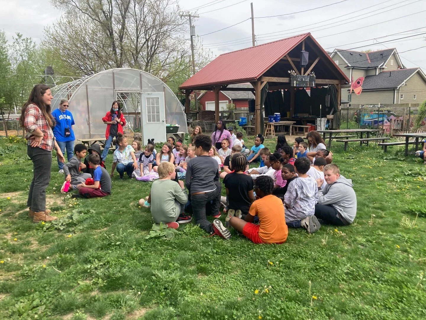 Thank you to Ingram White Castle for being a supporter of our Youth Programming. These programs empower neighbors to better understand gardening, connect with one another, and benefit from the healing of natural spaces ❣️🌸🍄
#thankyou @whitecastle
 