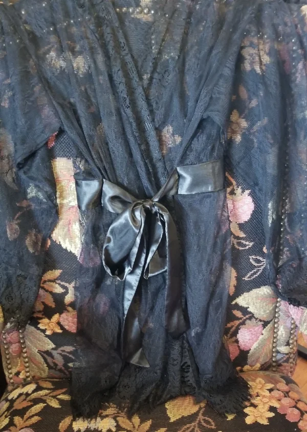 lace robe.jpg