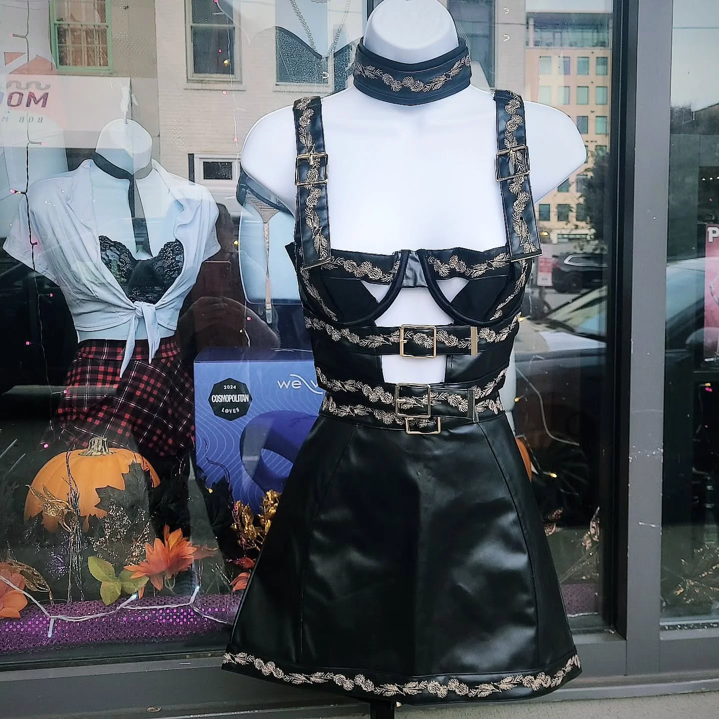 Thistle and Spire coming in HOT 🔥 
Hitting the floor now is the Medici bustier, skirt, and collar (as well as the Medici playsuit)
Come strapped in unforgettable couture with working buckles and adjustable straps 

Available to try on now in our dre