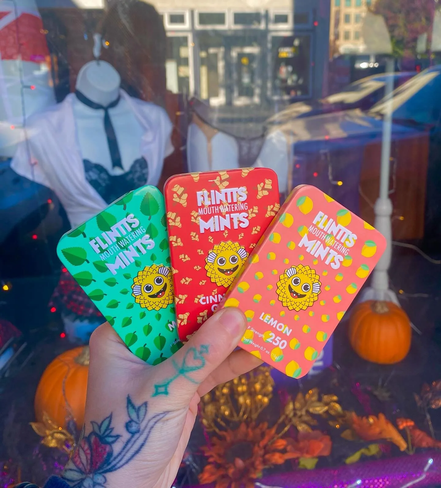 Flintts mints in stock! 🌊✨🔥💕

Their active ingredient is the natural extract of the Spilanthes flower, which is known to cause a buzzing or sparkling sensation when it stimulates nerve endings. 
And the sensation is directly related to activating 