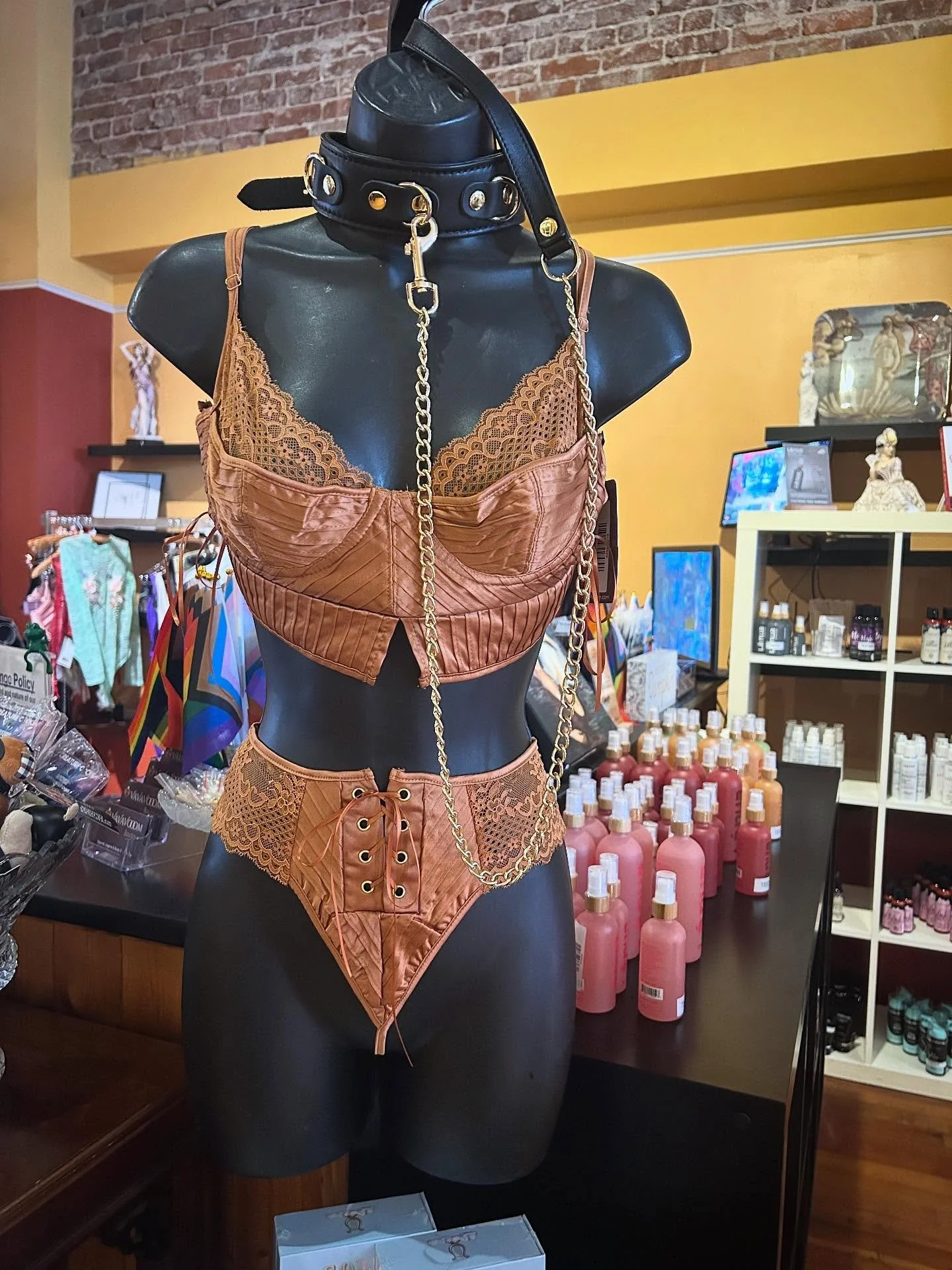 Celebrate the fall season with one of our orange lingerie sets!! In style all year long, but stop in soon to snag your size! 🧡🧡

VaVaVooom
57 Broadway Street, Downtown Asheville 

#828isgreat #ashevillenc #ashevillelife #visitasheville #shoplocalav