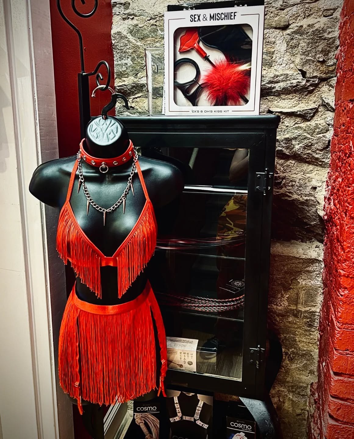 ❤️ Red ❤️ is the color of mischief 😈 

Come shop lingerie, toys, and other fun sexy items today until 9PM!

#vavavooom #828isgreat #avl #exploreasheville #datenight