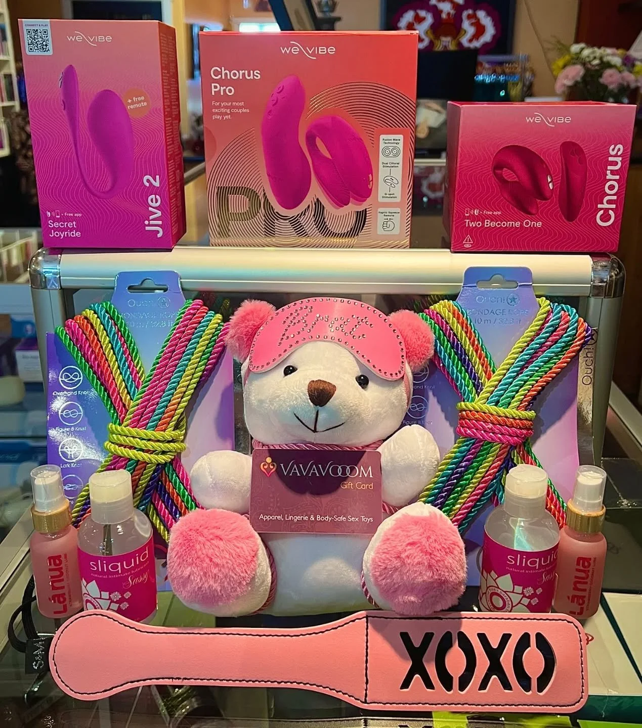 Brat Bear&trade; is here to remind you that, in addition to all our wonderful products, we also carey gift cards! 🎁 ✨️ 

So, if you're not *quite* sure what that special someone would want, remember: a gift card is always the right size 😉 🎀✨️

Ope