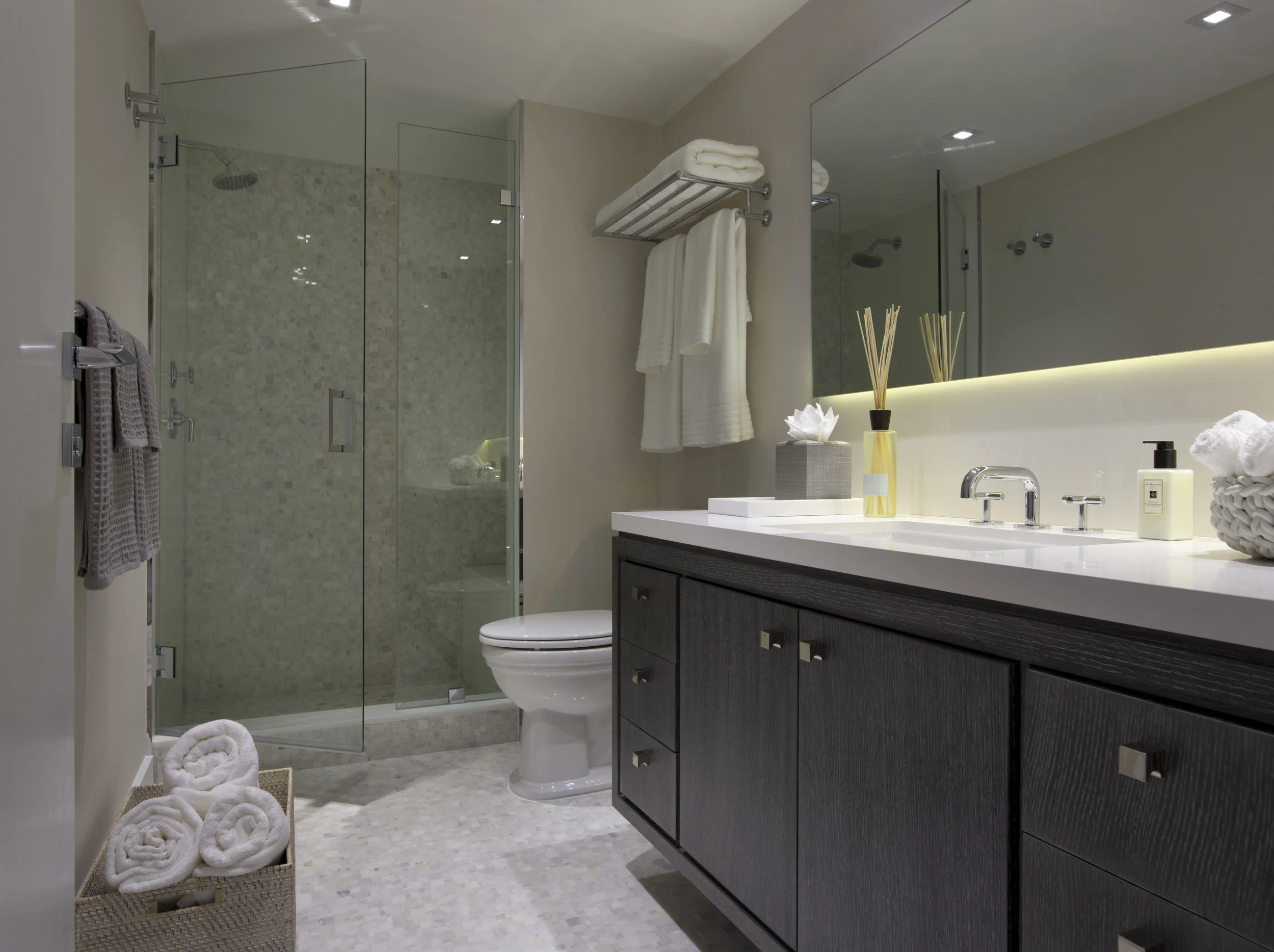 7.1 GuestBath.jpg