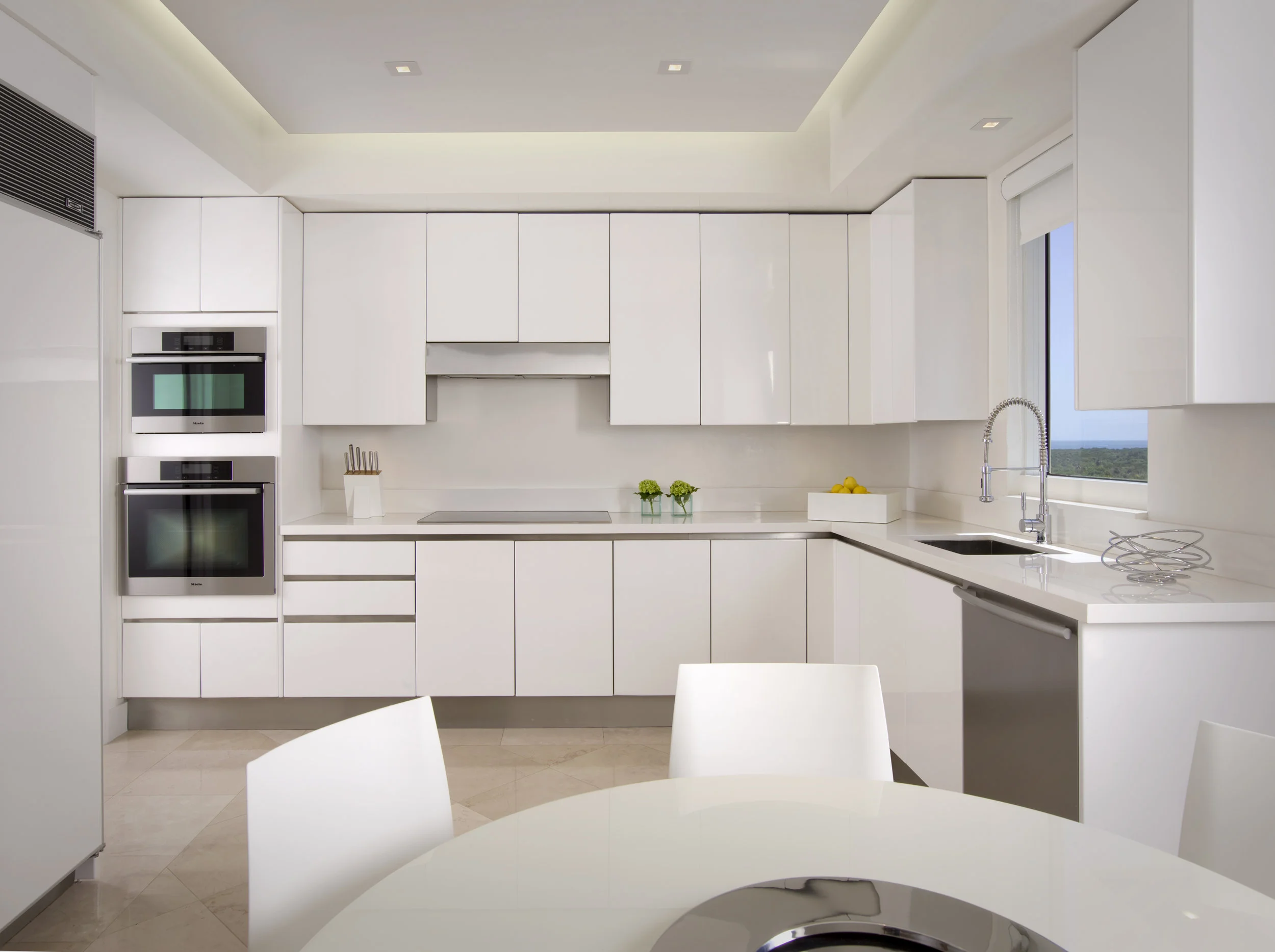 8 Kitchen.jpg