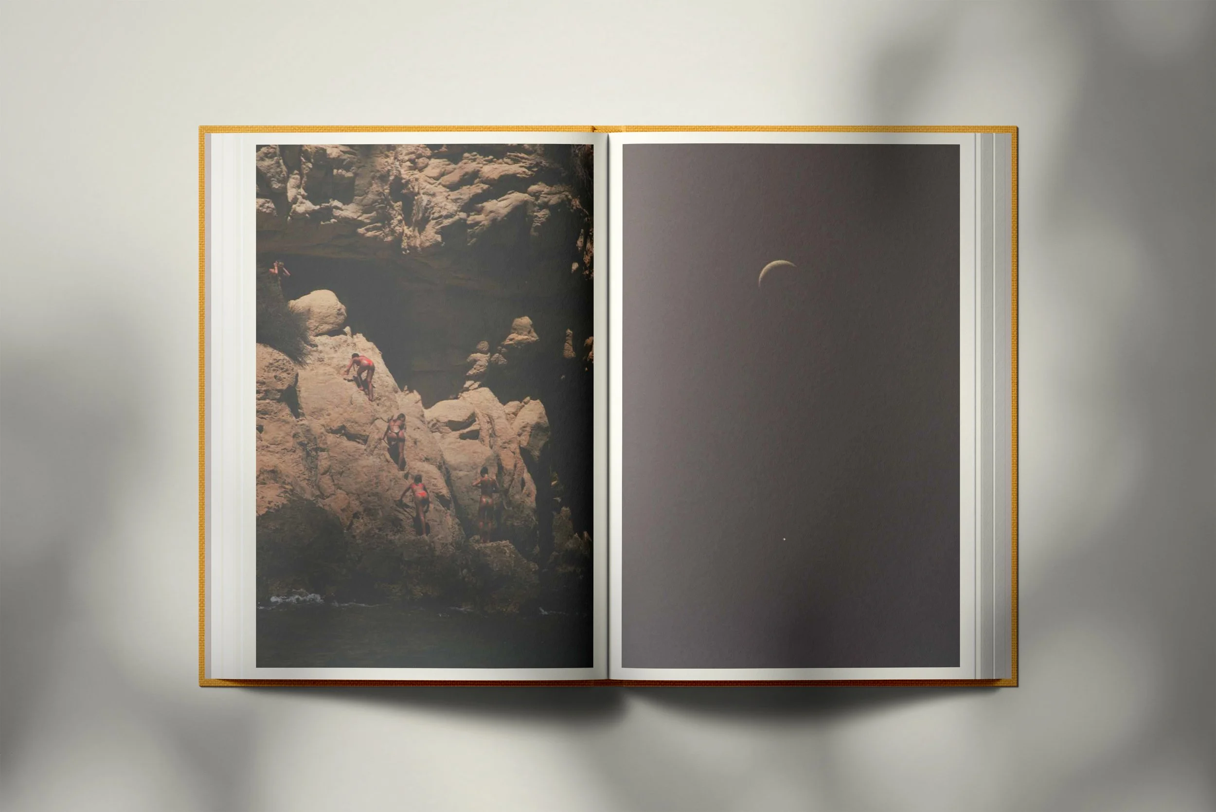 INVADOS Page 22-23.jpg