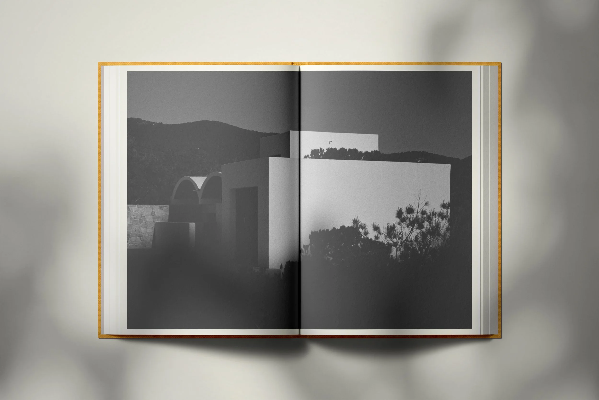 INVADOS Page 82-83.jpg