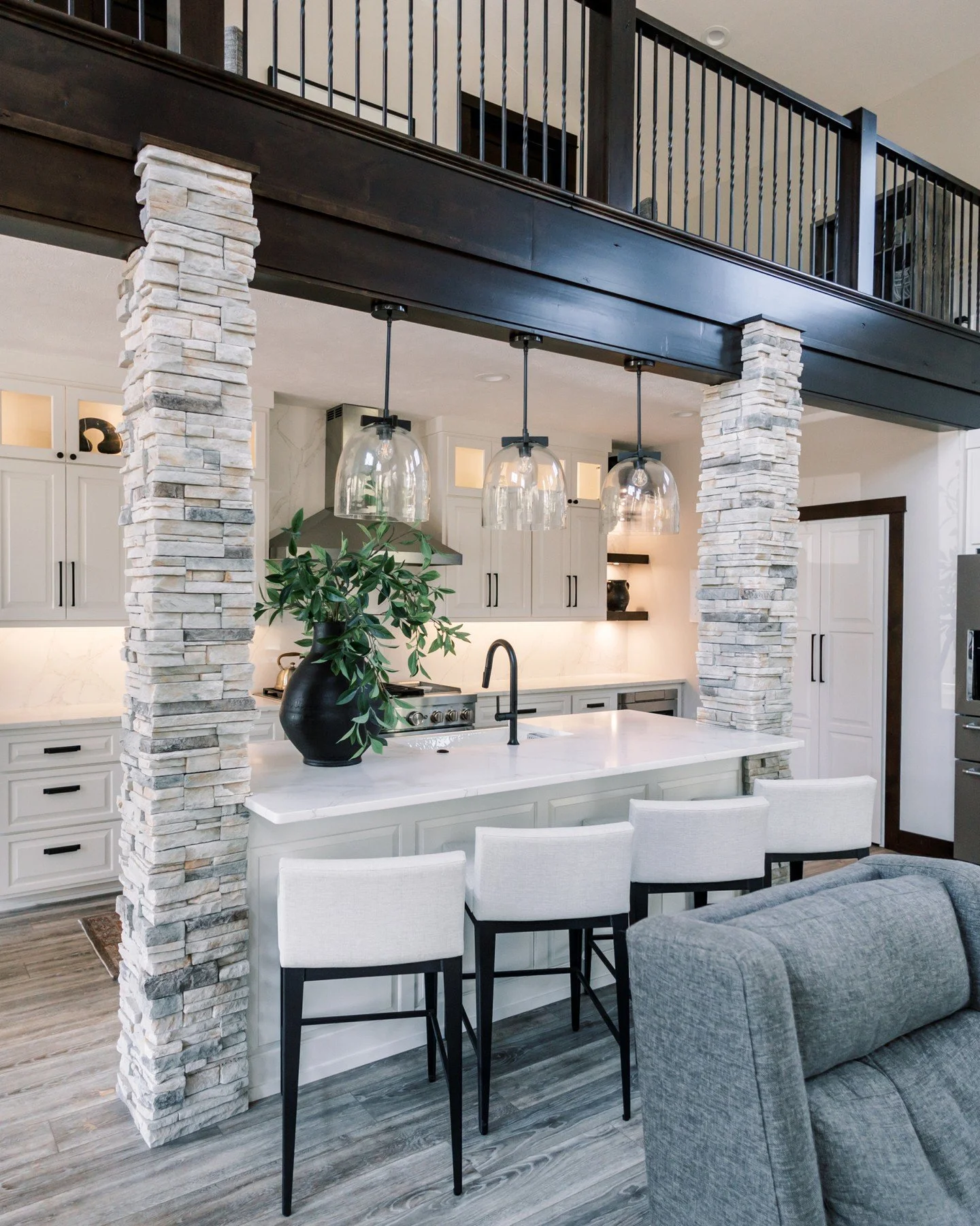 Swipe for the magic ✨ This before-and-after shows how thoughtful design can completely elevate a space. Ready to reimagine your kitchen? DM us today!

#theWAYSway
#KitchenRemodel
#OmahaHomes
#KitchenGoals
#WAYSInteriors
#InteriorDesignOmaha