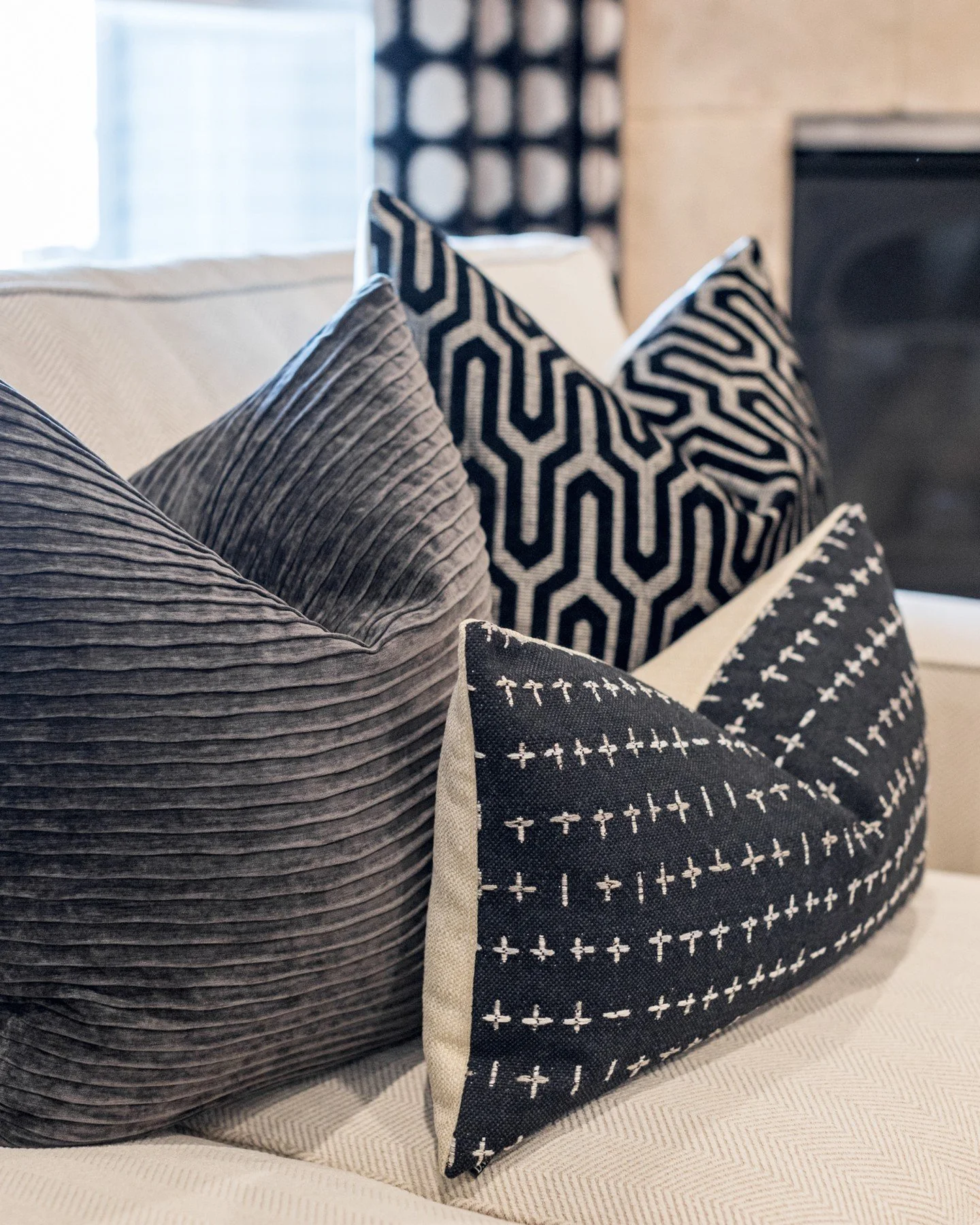 When in doubt, just add more pillows. Because too many throw pillows on a sectional? Never heard of her. 😉 

#WAYSInteriors
#theWAYSway
#PillowPerfection
#CozyGoals 
#DesignInspo
#OmahaInteriorDesign
#StyledToPerfection 
#InteriorDesignFun