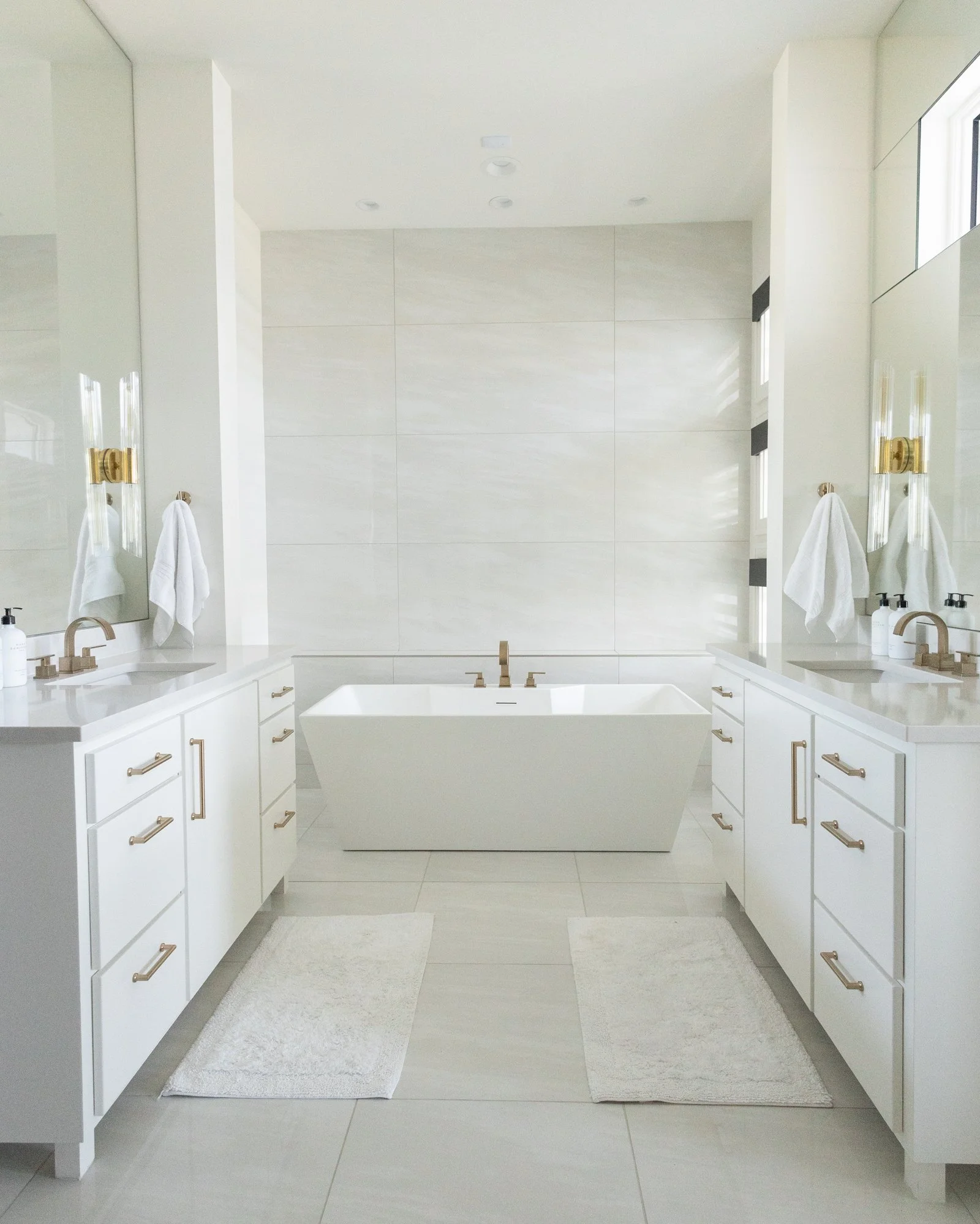 12 - ©2023 WAYS Interiors - Bressman - Primary Bath.jpg