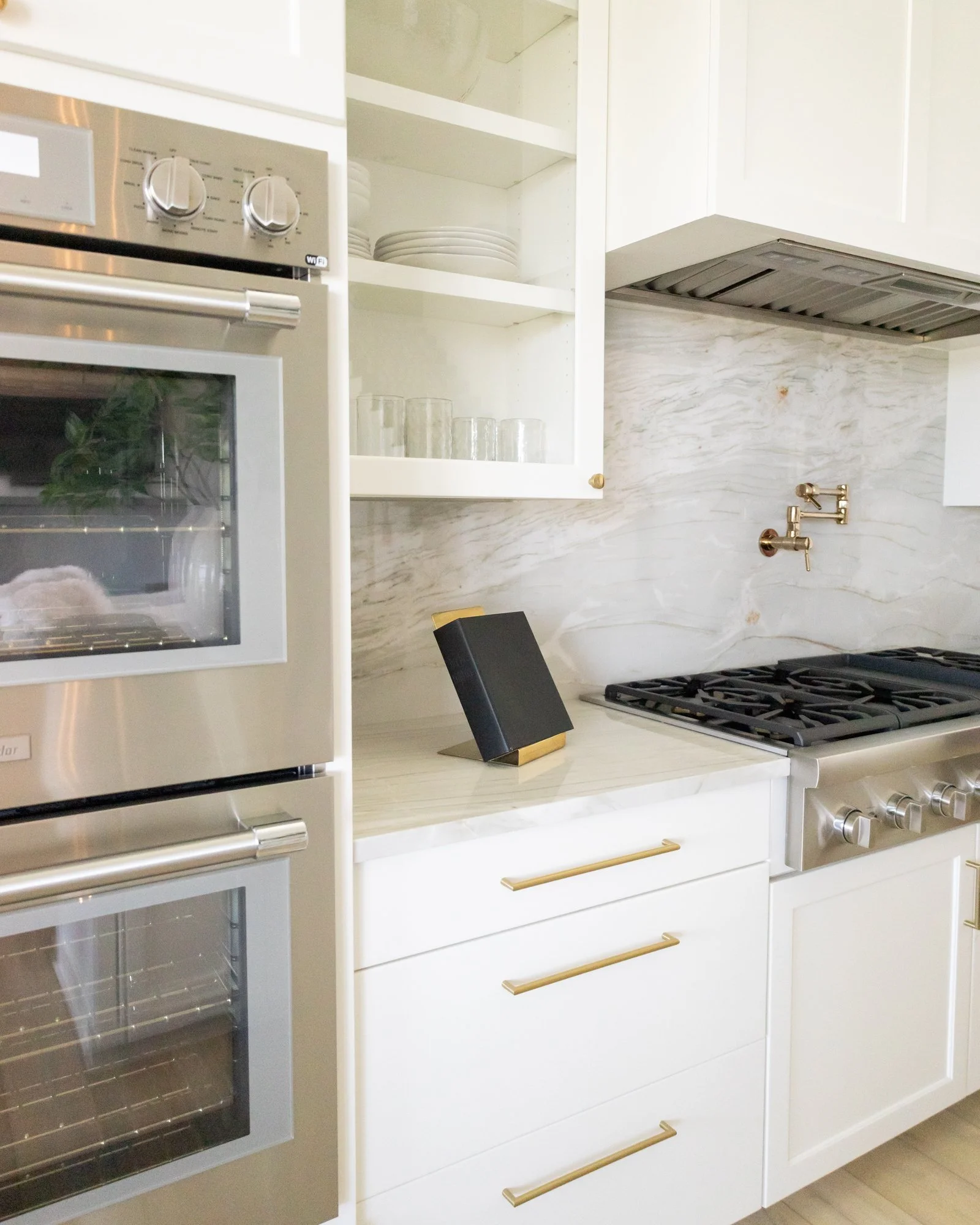 14 - ©2023 WAYS Interiors - Bressman - Kitchen.jpg