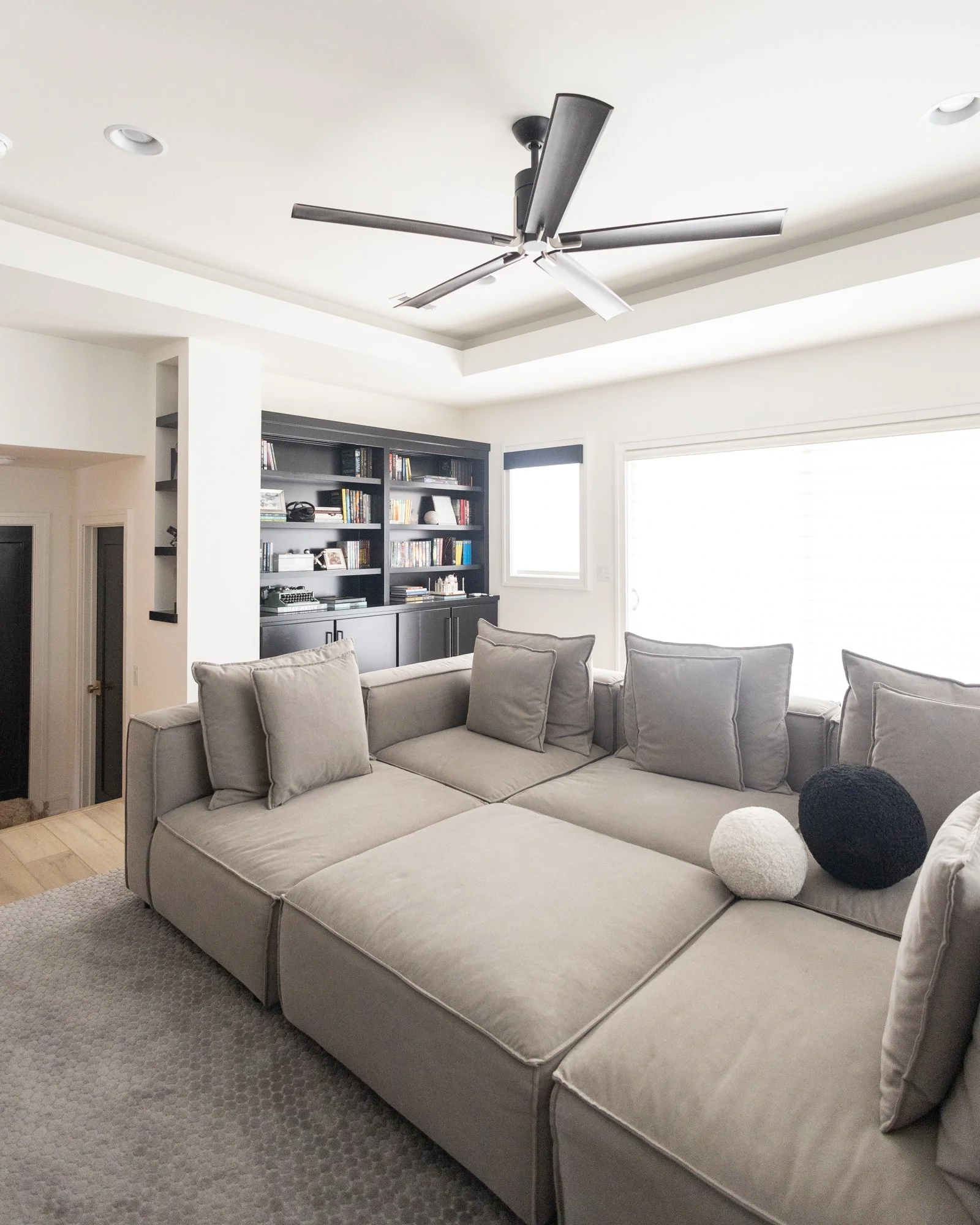 4 - ©2023 WAYS Interiors - Bressman - Media Loft.jpg