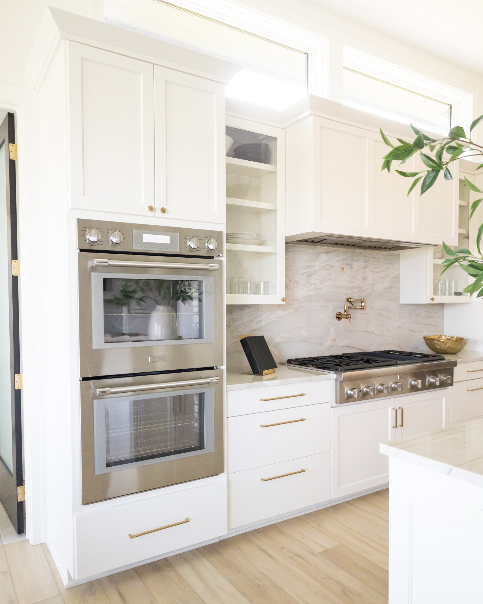 12 - ©2023 WAYS Interiors - Bressman - Kitchen.jpg