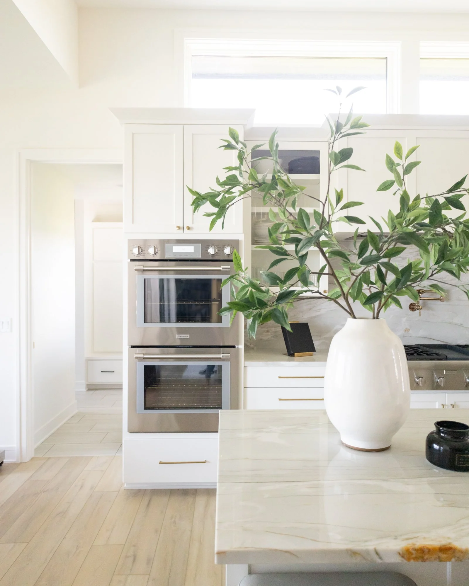 9 - ©2023 WAYS Interiors - Bressman - Kitchen.jpg