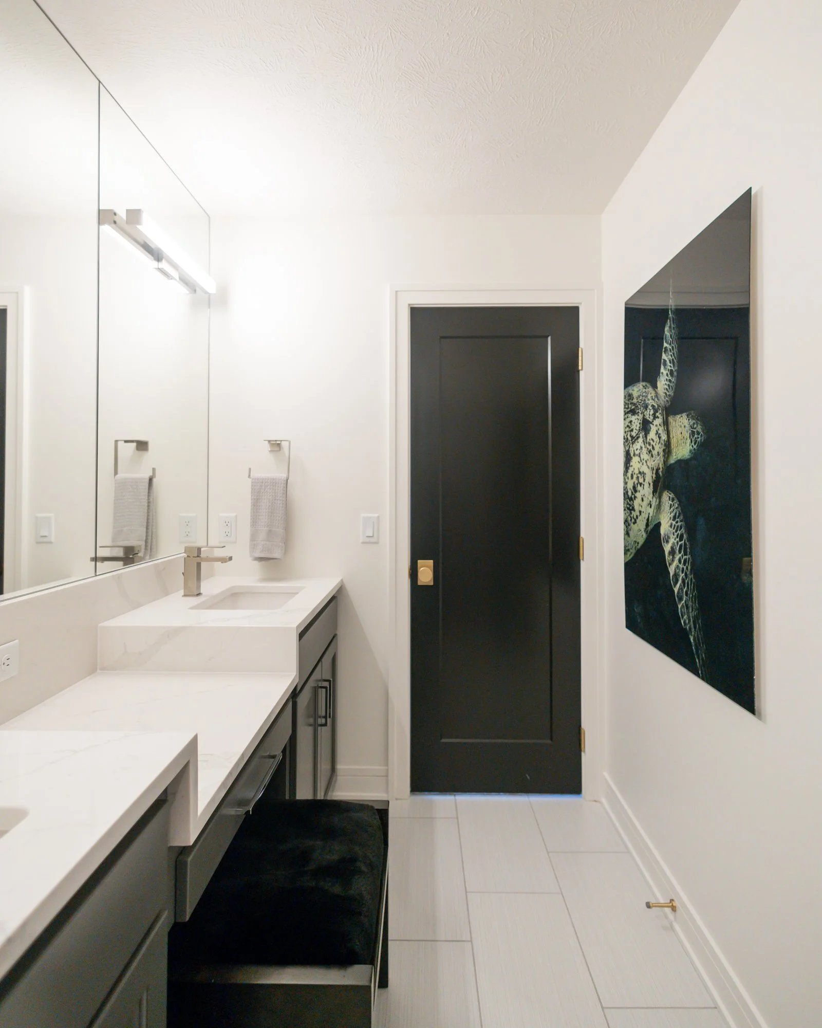 6 - ©2023 WAYS Interiors - Bressman - Hall Bath.jpg