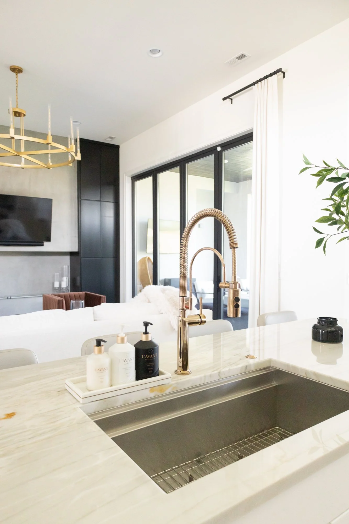 5 - ©2023 WAYS Interiors - Bressman - Kitchen.jpg