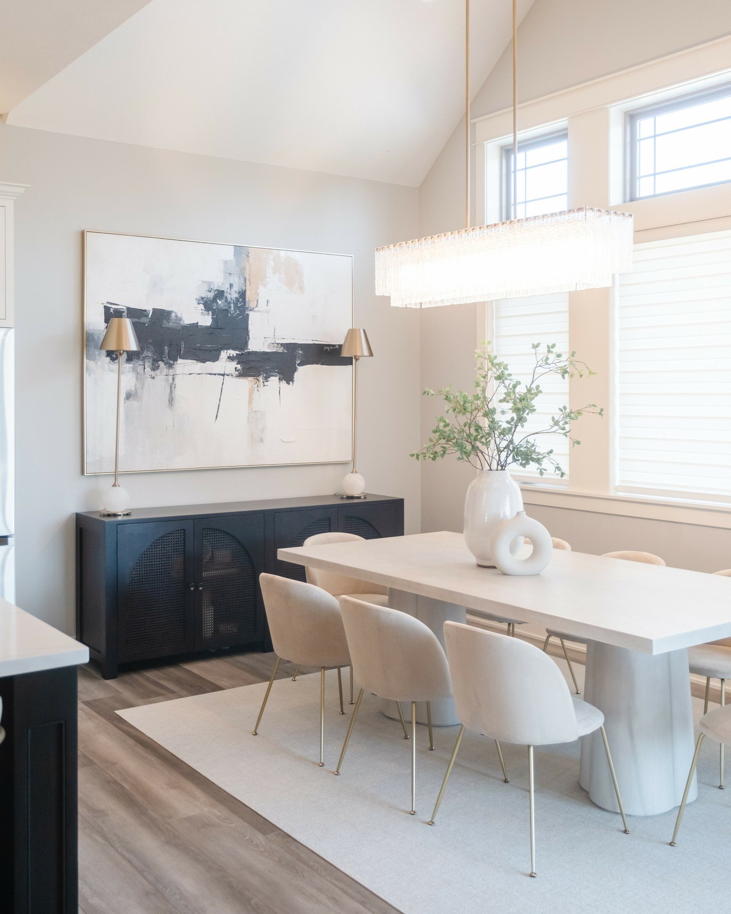 Light-filled, minimal, and thoughtfully layered.

#WAYSInteriors
#theWAYSway
#ModernDiningRoom
#NeutralInteriors
#TimelessDesign
#InteriorInspo
#RefinedSpaces
#DesignDetails