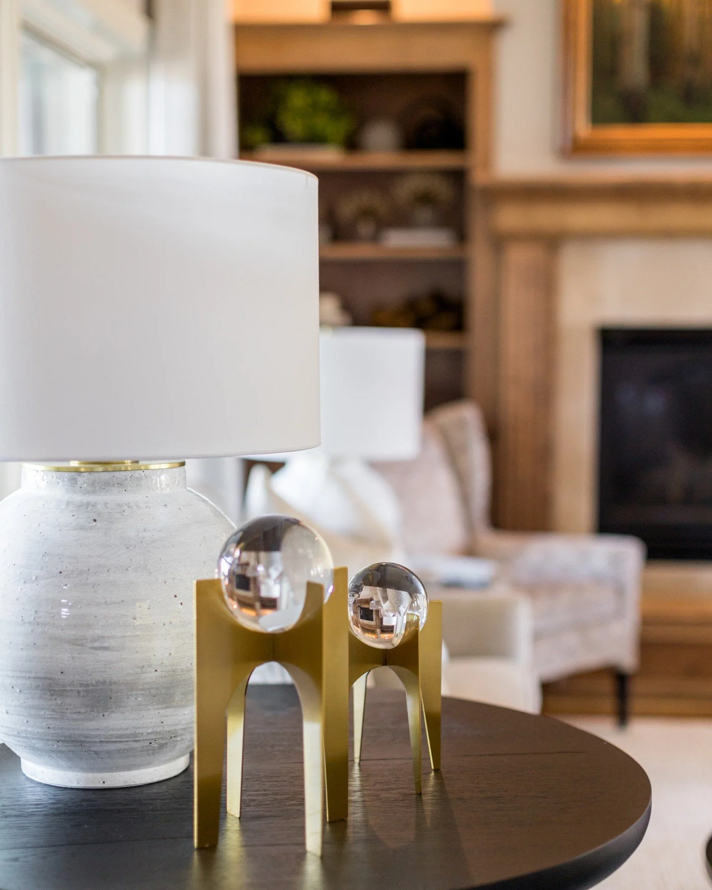 Accessories aren&rsquo;t just the final step &mdash; they&rsquo;re the emotional layer.
Pillows, art, books, and objects bring:
&ndash; Comfort to spaces
&ndash; Personality to neutral palettes
&ndash; Intention to every surface

Design is how a home