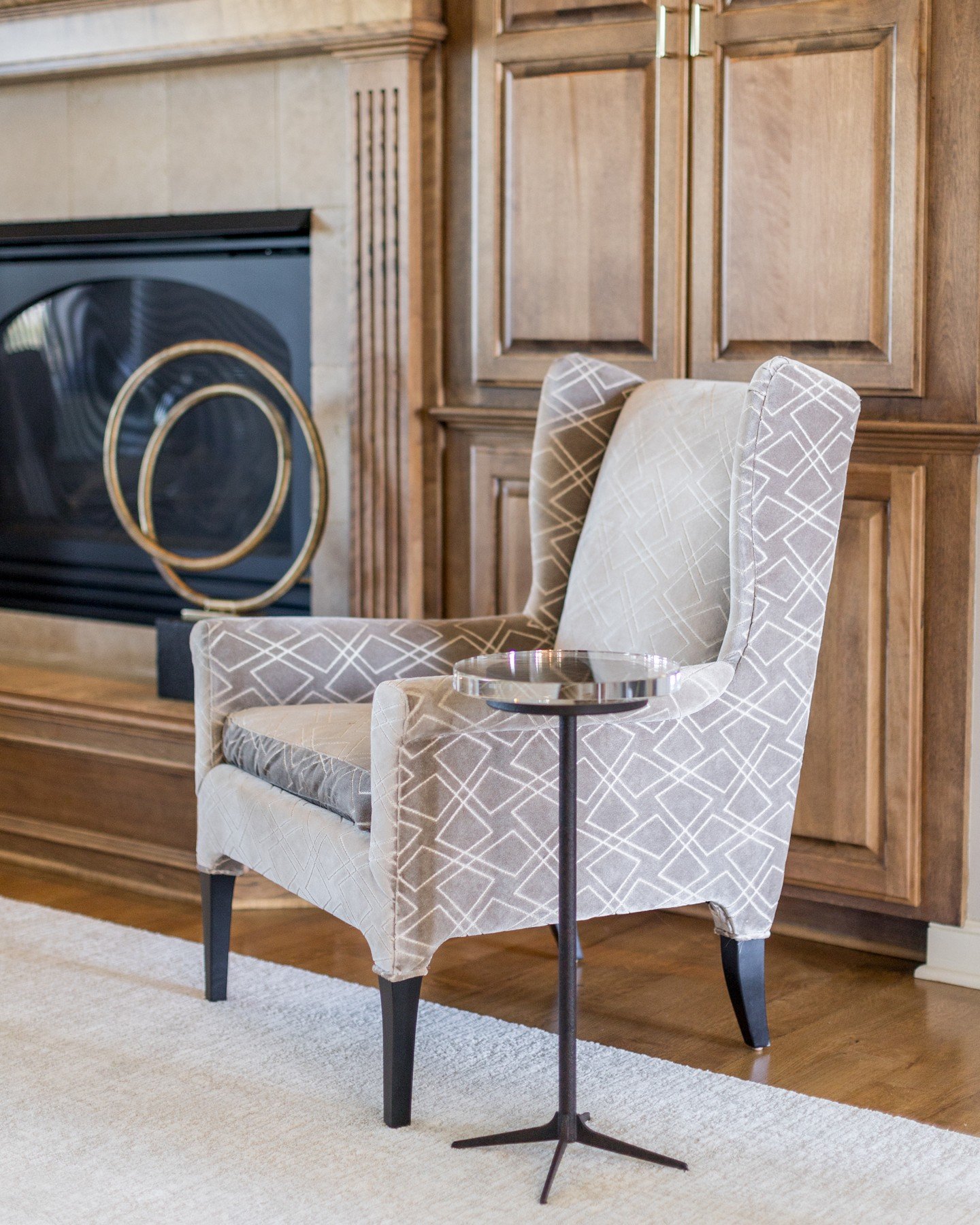 Classic lines, timeless comfort.

#WAYSInteriors
#InteriorDetails 
#DesignMoment 
#theWAYSway
#StatementChair 
#ThoughtfulDesign 
#HomeInspo