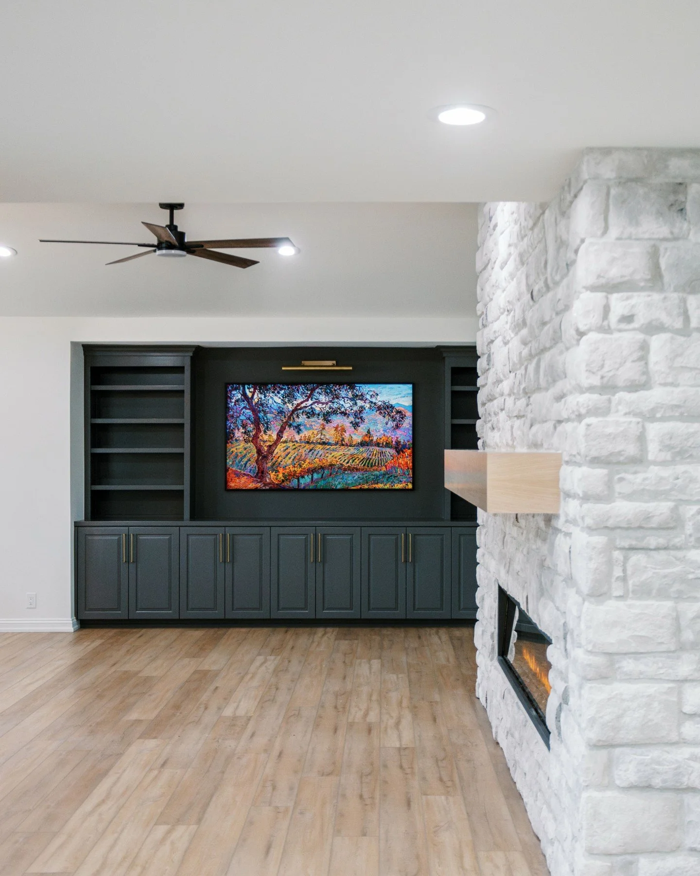 We still can&rsquo;t believe this is the same space.

From closed-off to bright, open, and completely reimagined &mdash; this main floor transformation has us doing a double take. ✨

And this? Just a small glimpse. More coming soon&hellip; 👀

#WAYSI