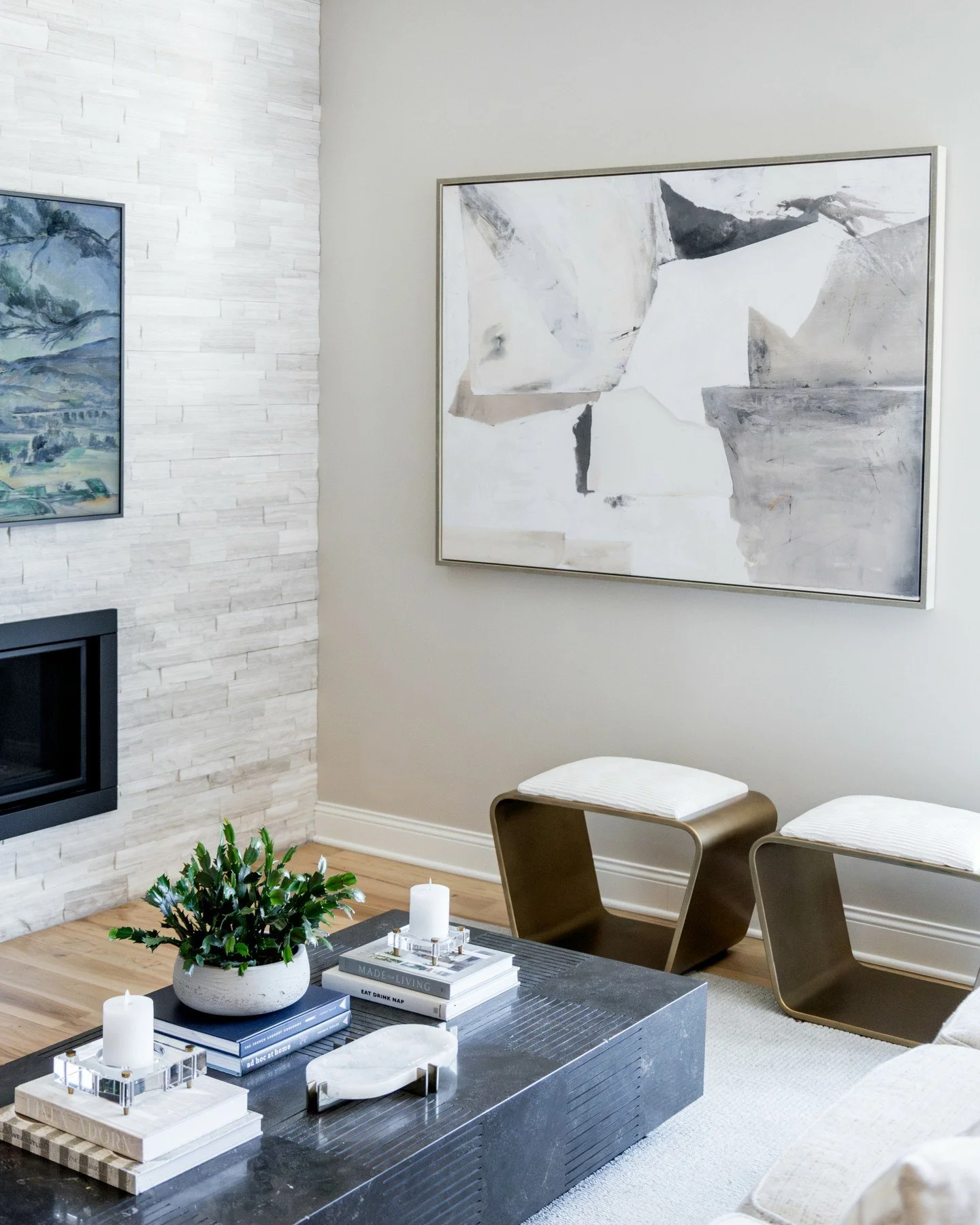 Texture tells the story here. Stone, linen, wood, and metal layered to create a space that feels both refined and relaxed 🤍

Ready to bring this level of detail into your own home? Reach out today to schedule your initial consultation!

#ModernHome 