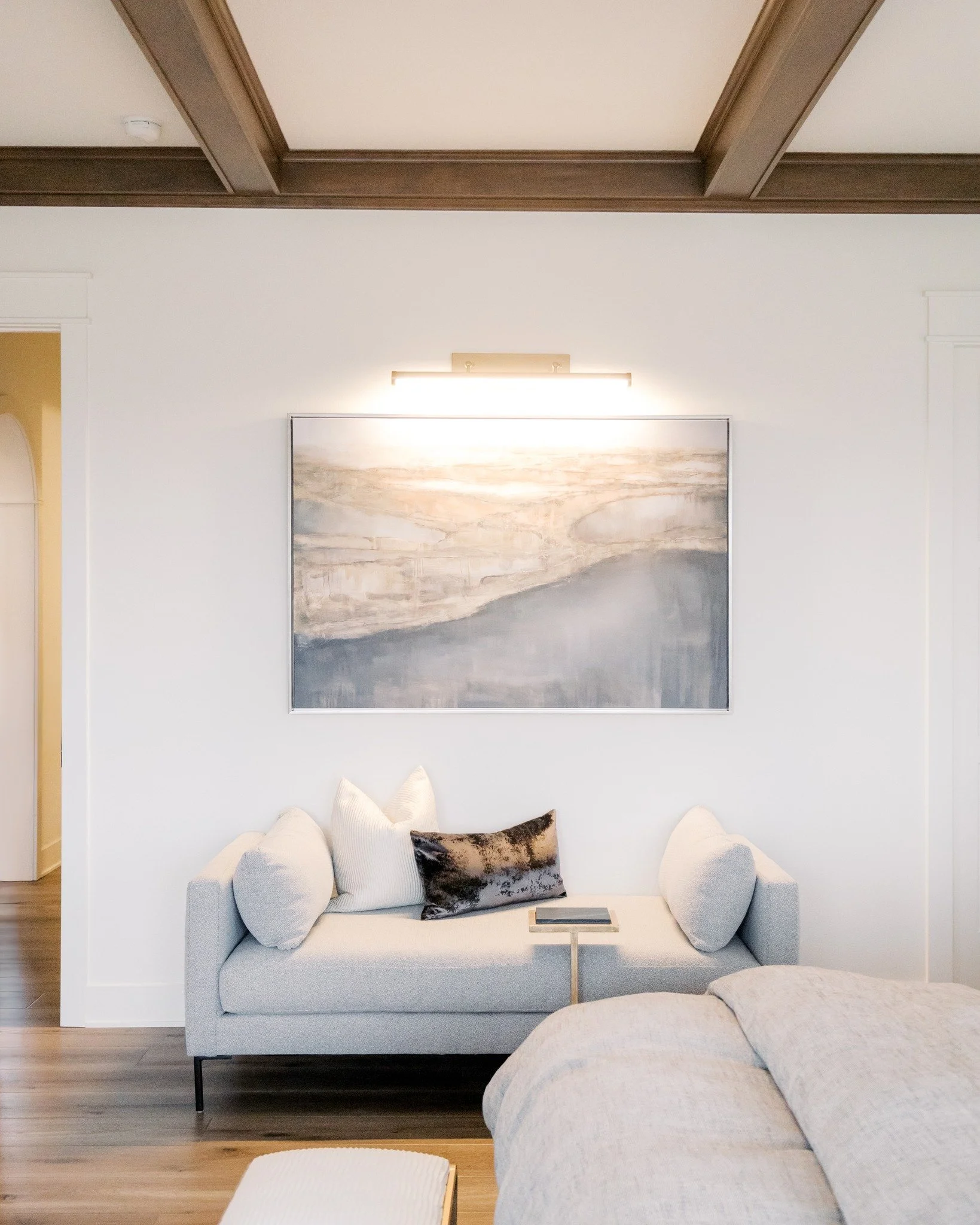 Light on or light off? 💡 

Swipe to see how one small detail completely changes the mood of a space. This is why lighting is everything in design 🤍✨ 

Which one do you prefer? 👇

#LightingDesign 
#InteriorStyling 
#WAYSInterios
#theWAYSway
#Design