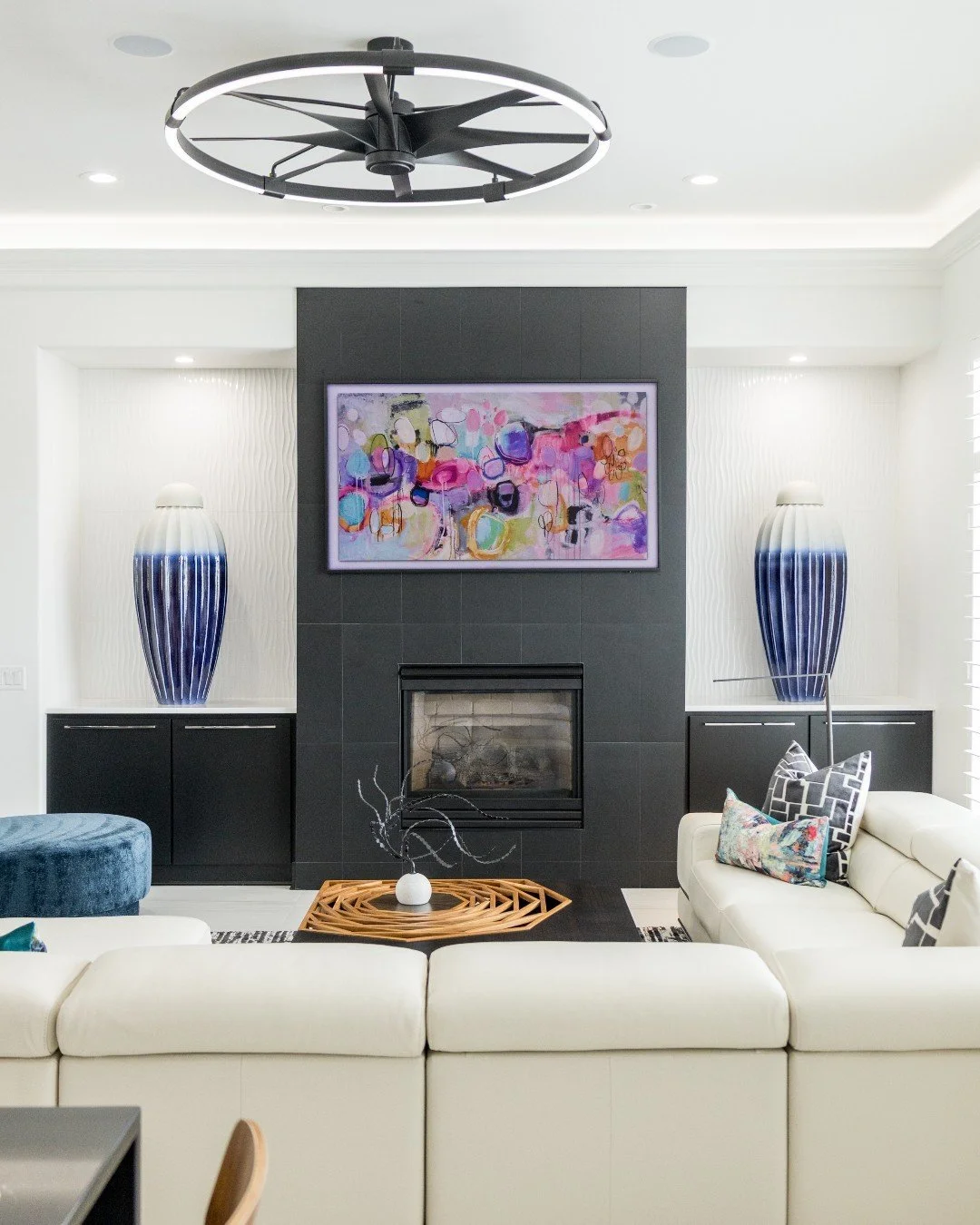 Texture. Contrast. Scale.
A perfectly placed statement piece changes everything. 😍

#WAYSInteriors
#OmahaHomes
#MidwestInteriorDesigner
#DesignInspo
#theWAYSway