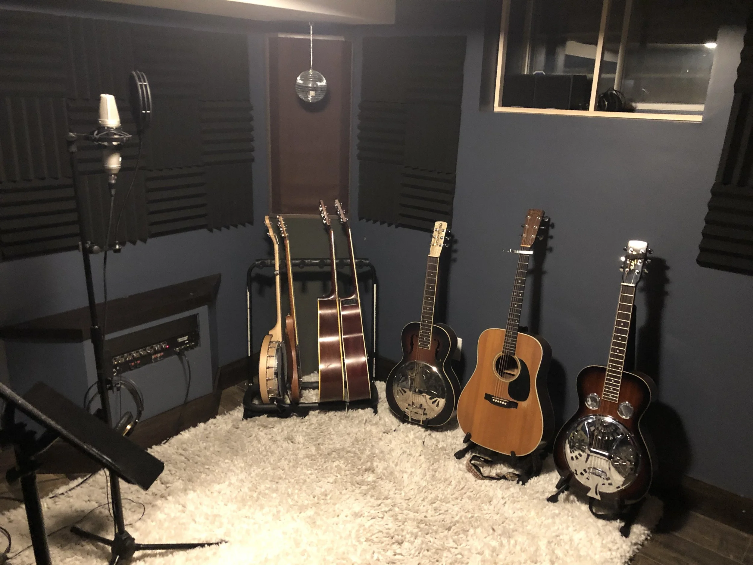 Pete Live Room.jpeg