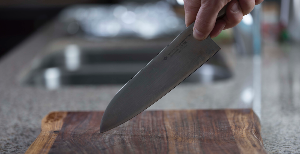 knife tip down LO.png